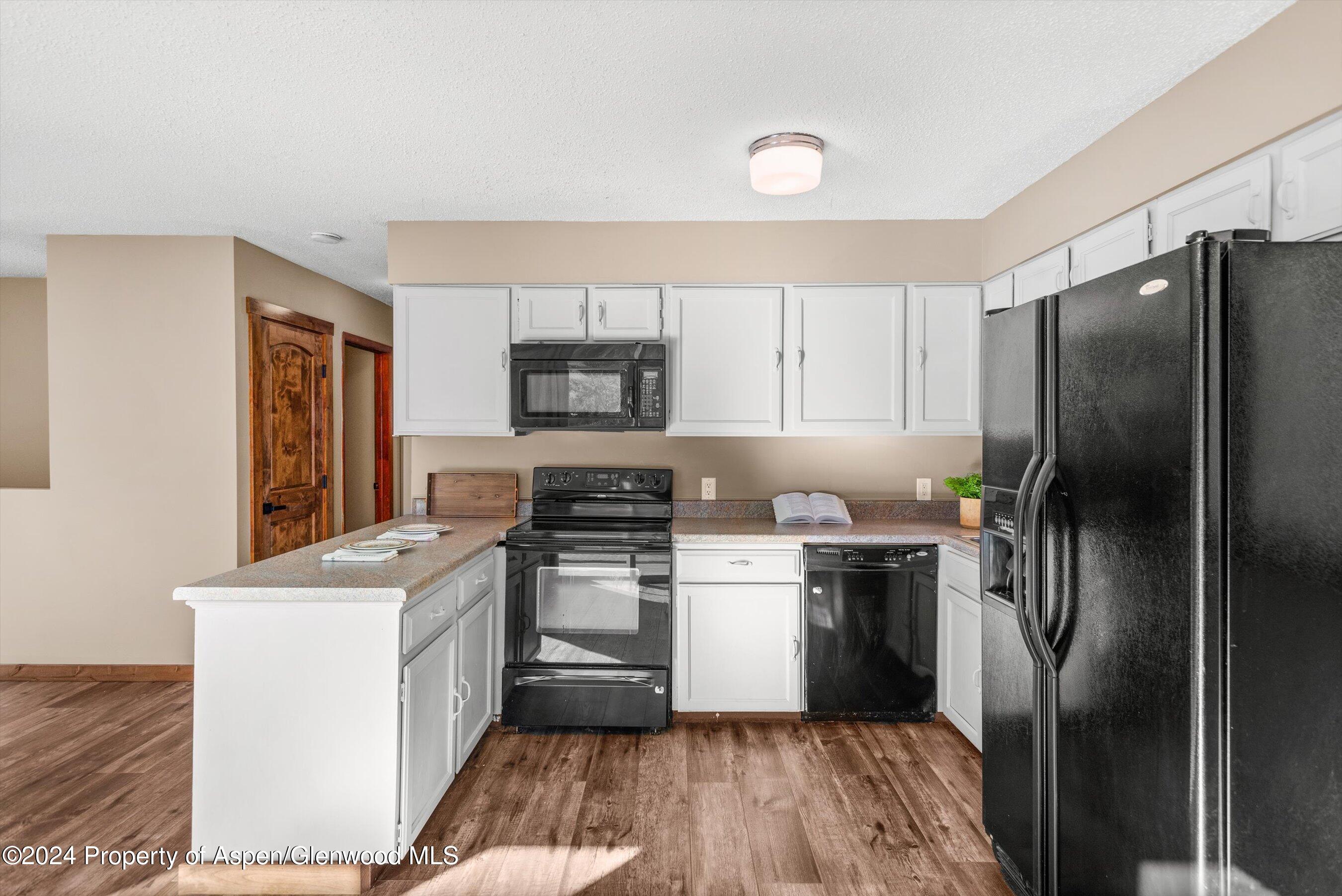 212 Cherokee Lane Property Photo 17