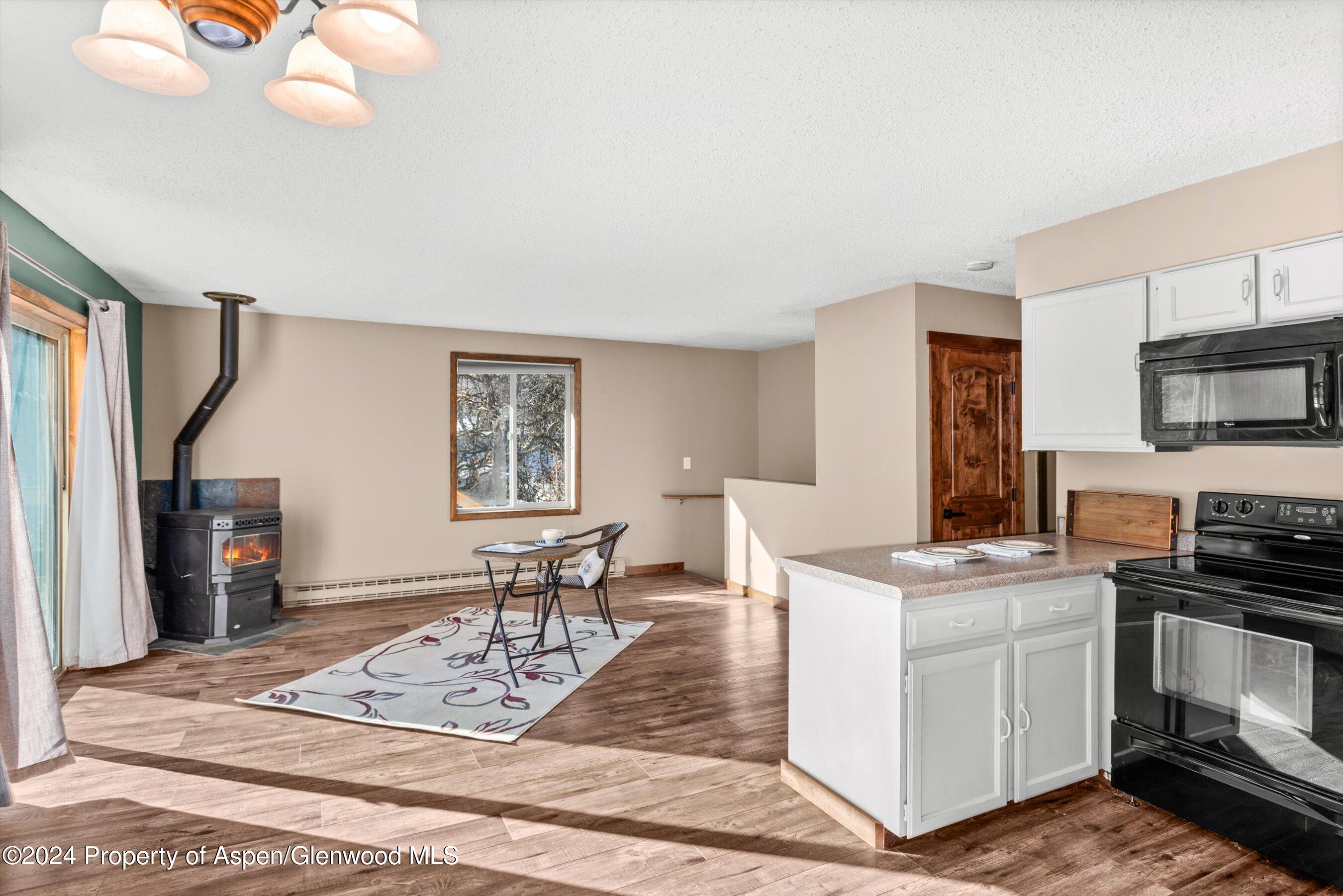 212 Cherokee Lane Property Photo 18