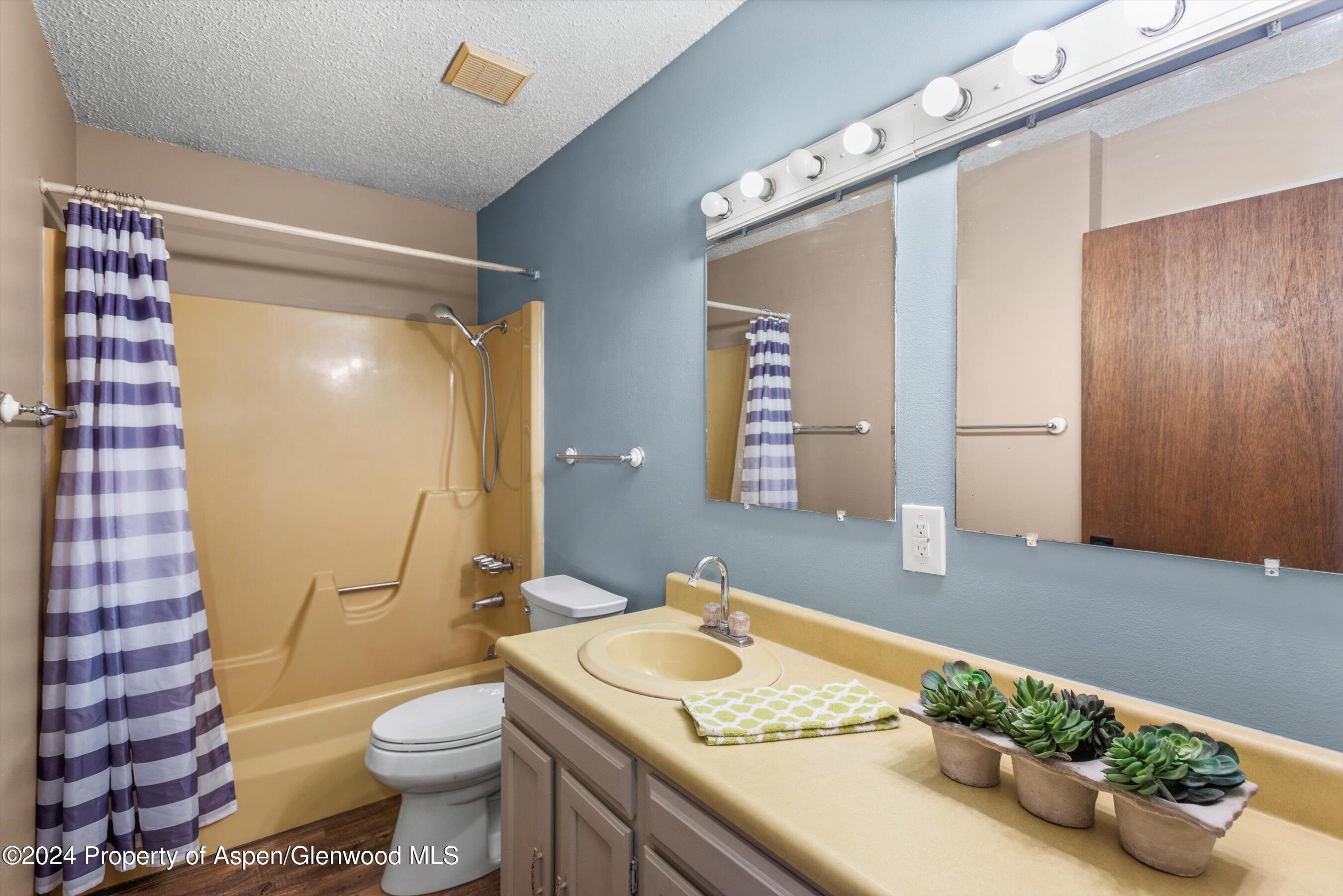 212 Cherokee Lane Property Photo 25