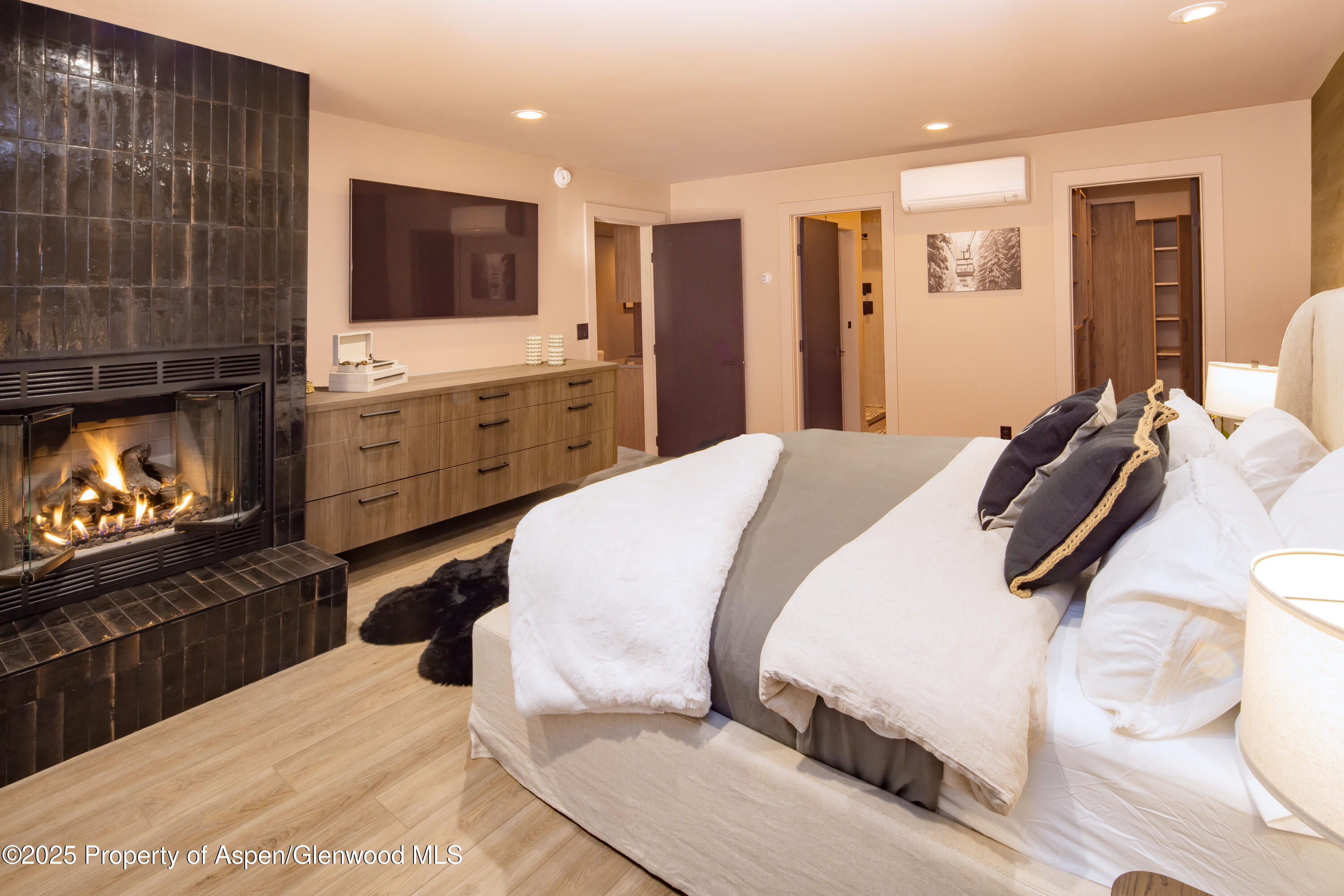 100 E Dean Street, 1b Property Photo 15