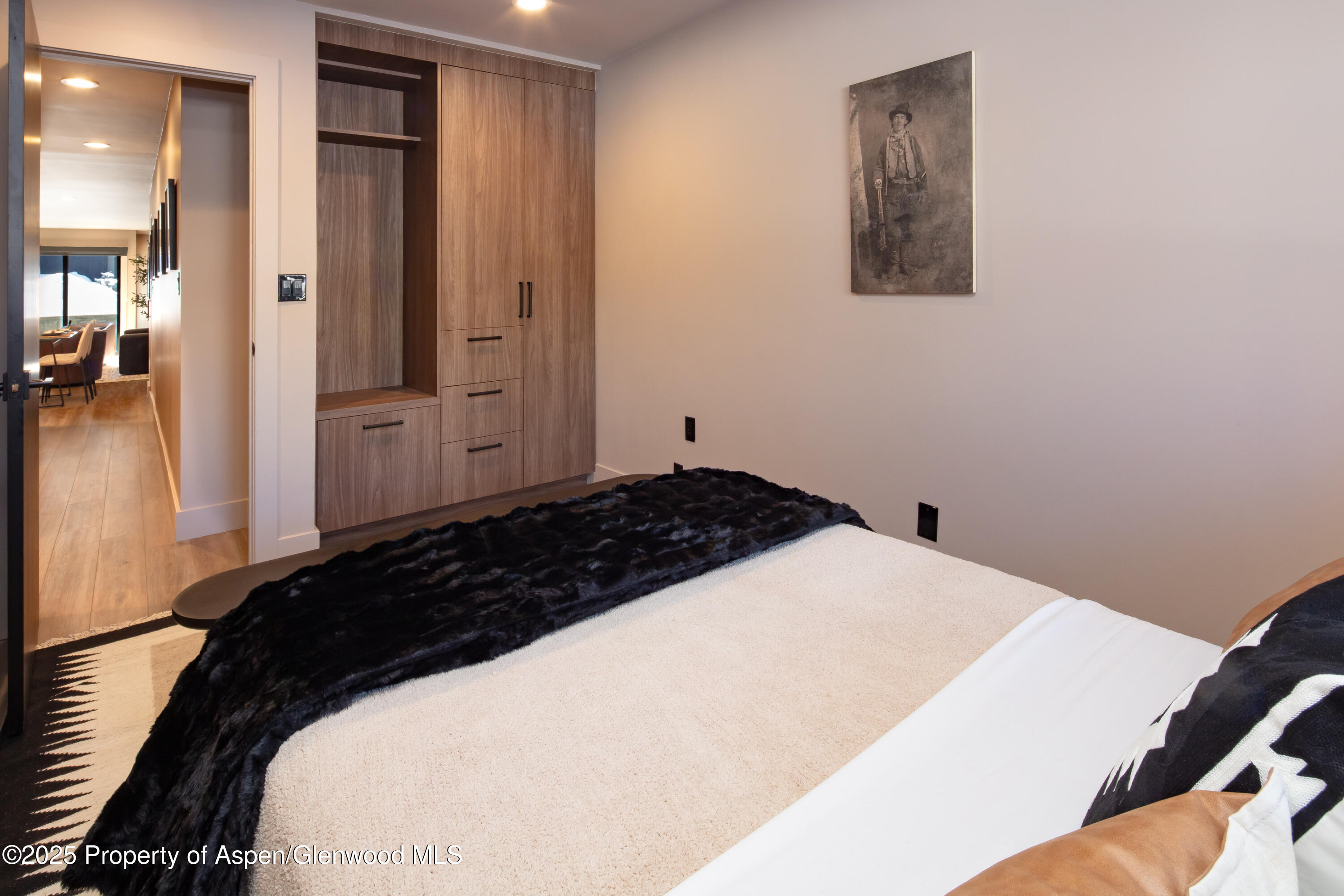 100 E Dean Street, 1b Property Photo 22