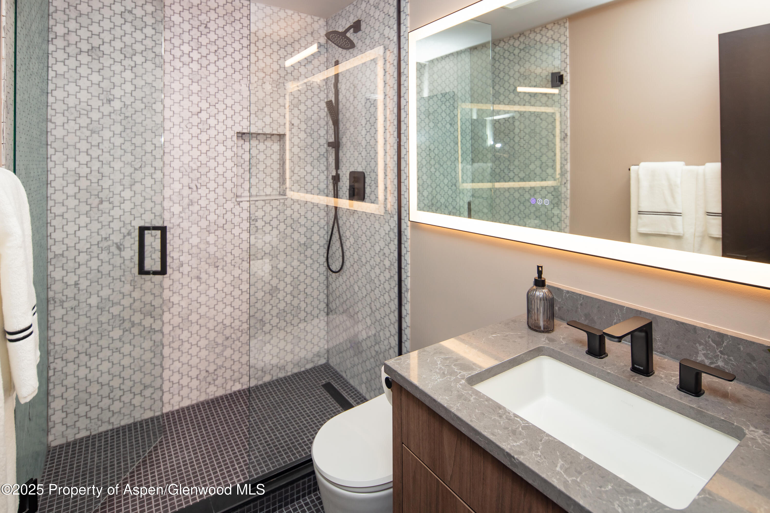 100 E Dean Street, 1b Property Photo 25