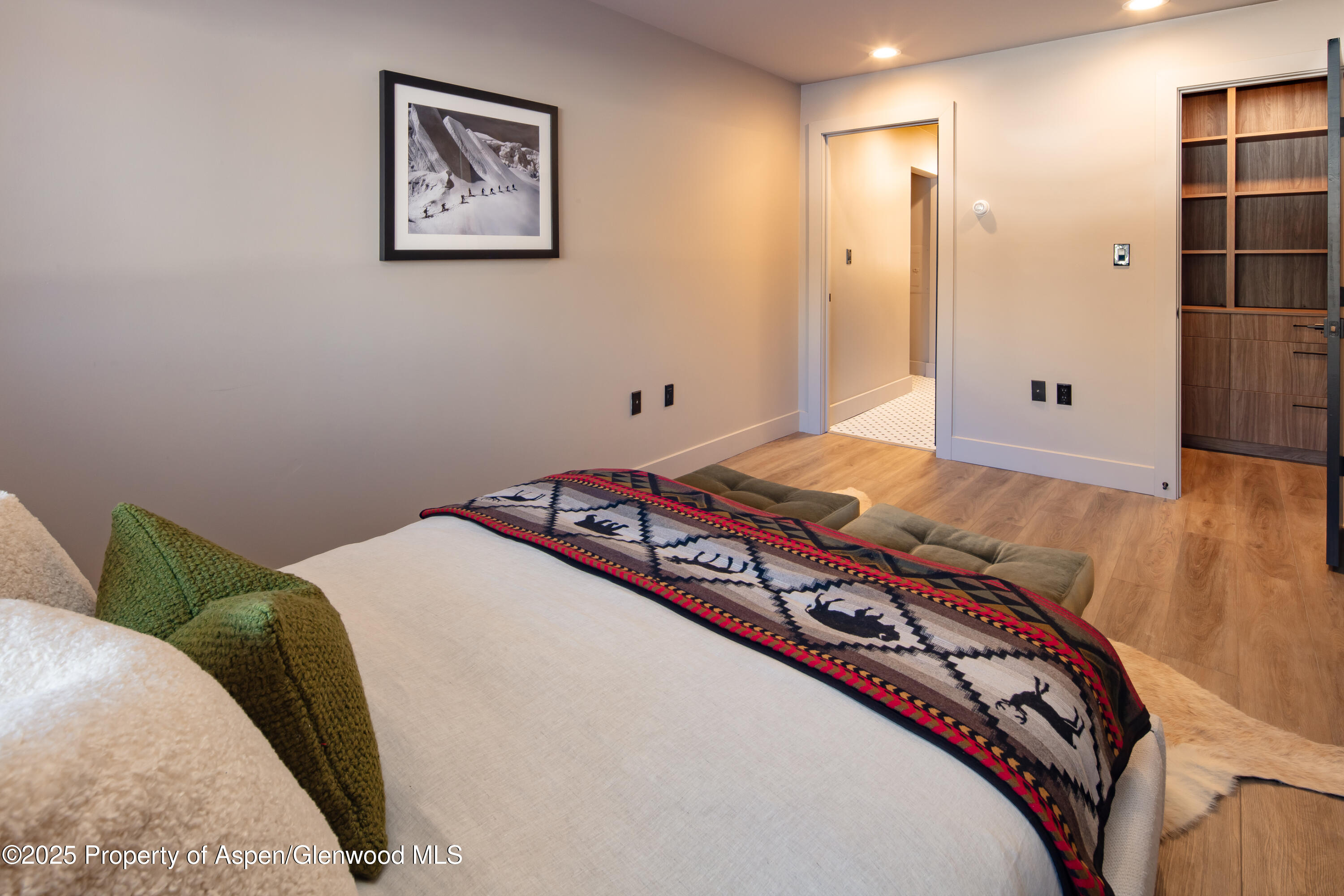 100 E Dean Street, 1b Property Photo 28