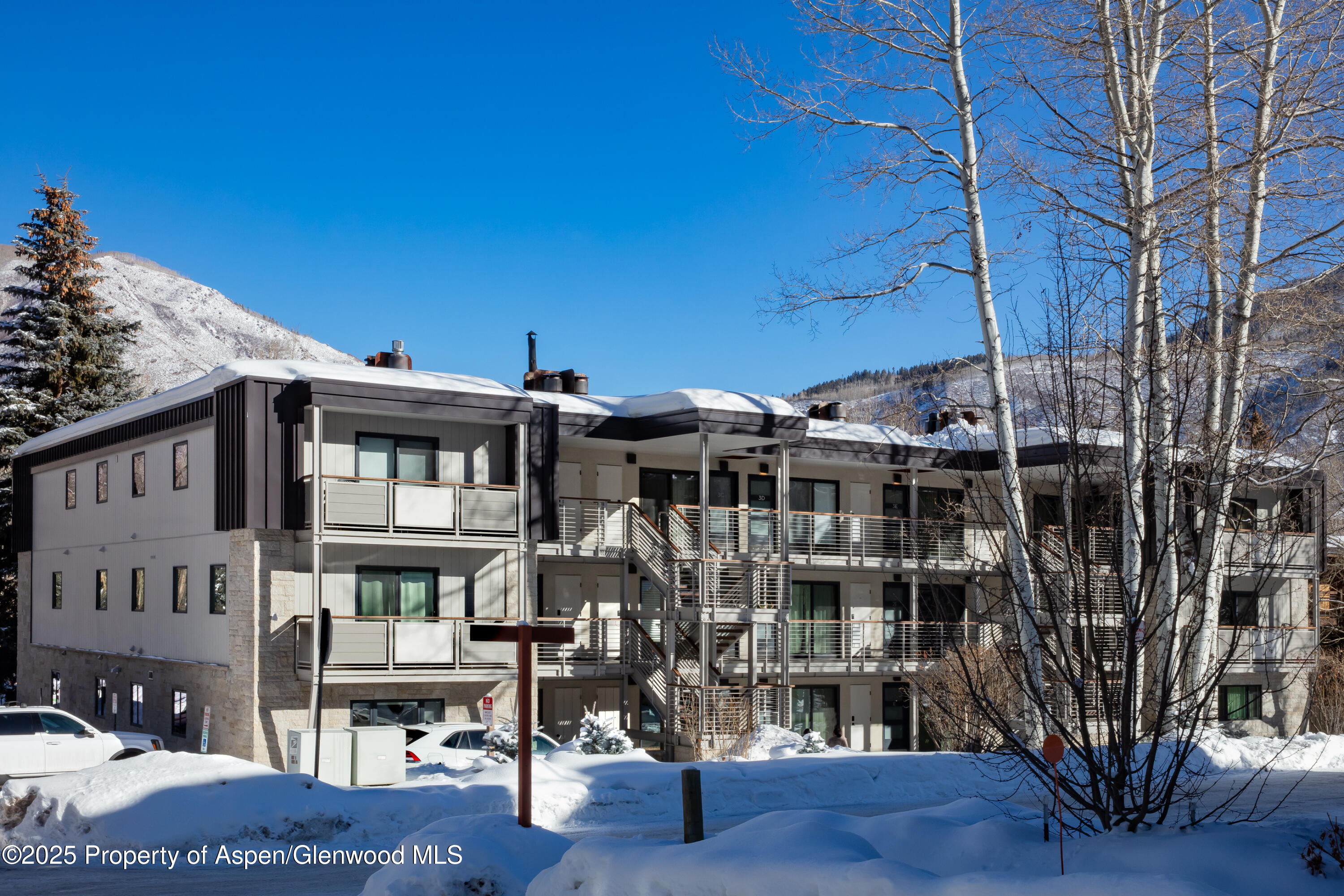 100 E Dean Street, 1b Property Photo 34