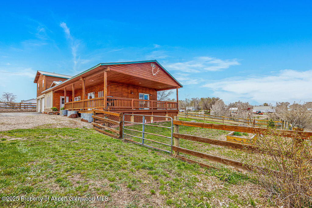 1020 Thompson Way Property Photo 4