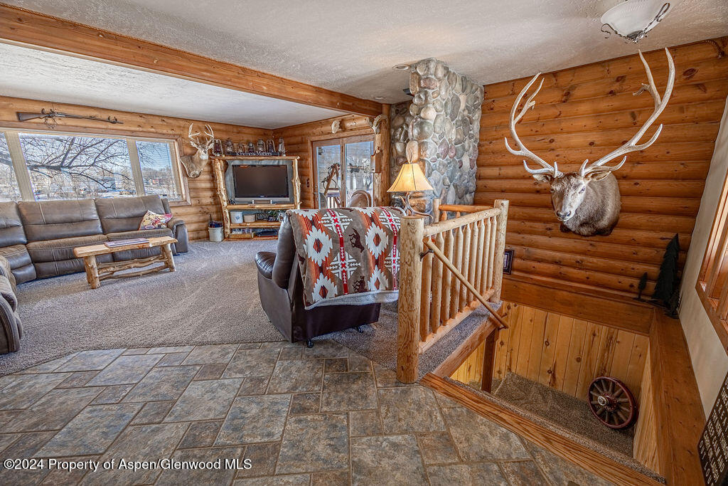 1020 Thompson Way Property Photo 12