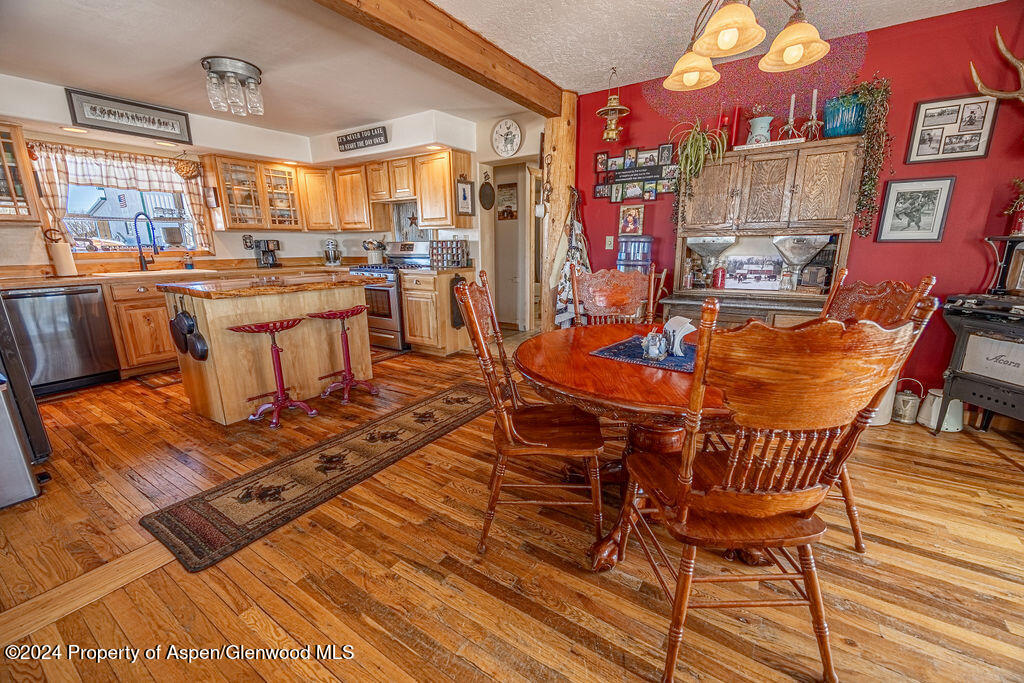 1020 Thompson Way Property Photo 14