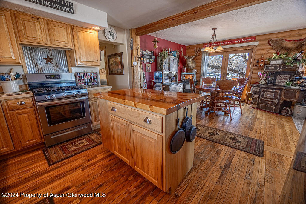 1020 Thompson Way Property Photo 17