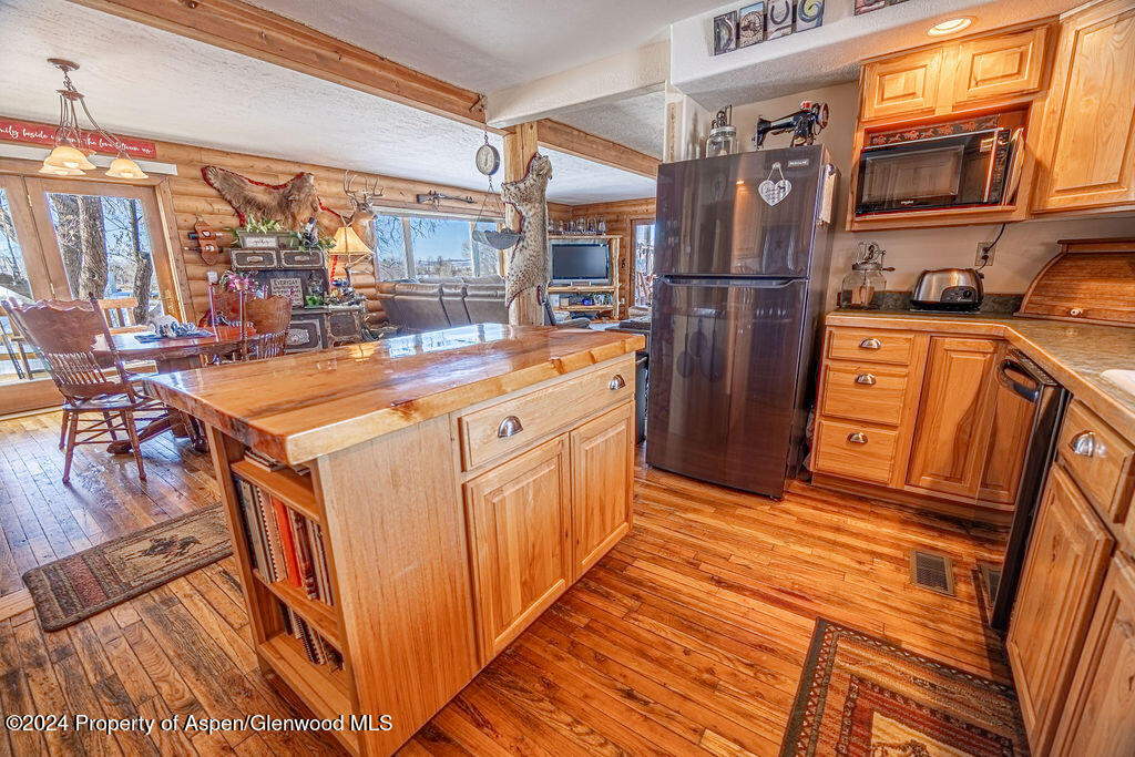 1020 Thompson Way Property Photo 18