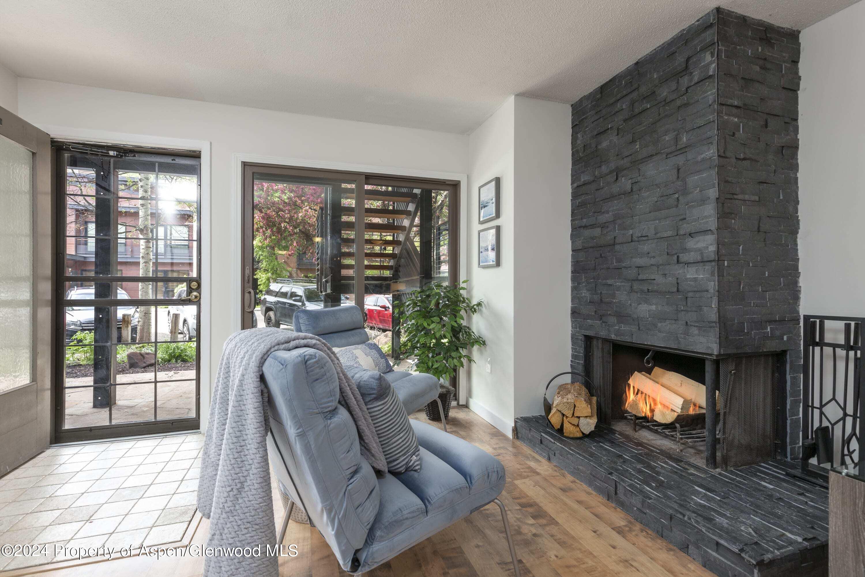 210 E Cooper Avenue, 1c Property Photo 3
