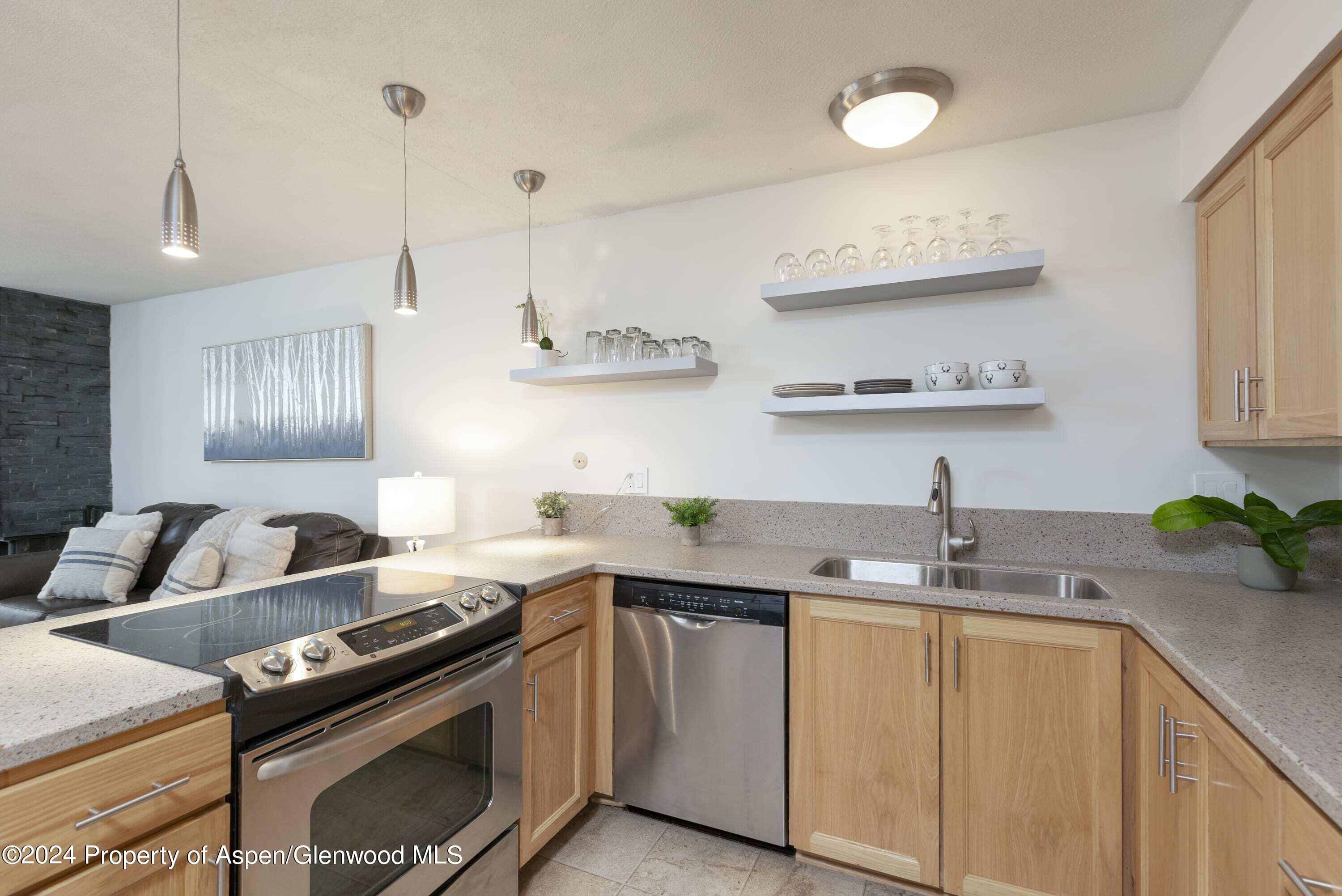 210 E Cooper Avenue, 1c Property Photo 5