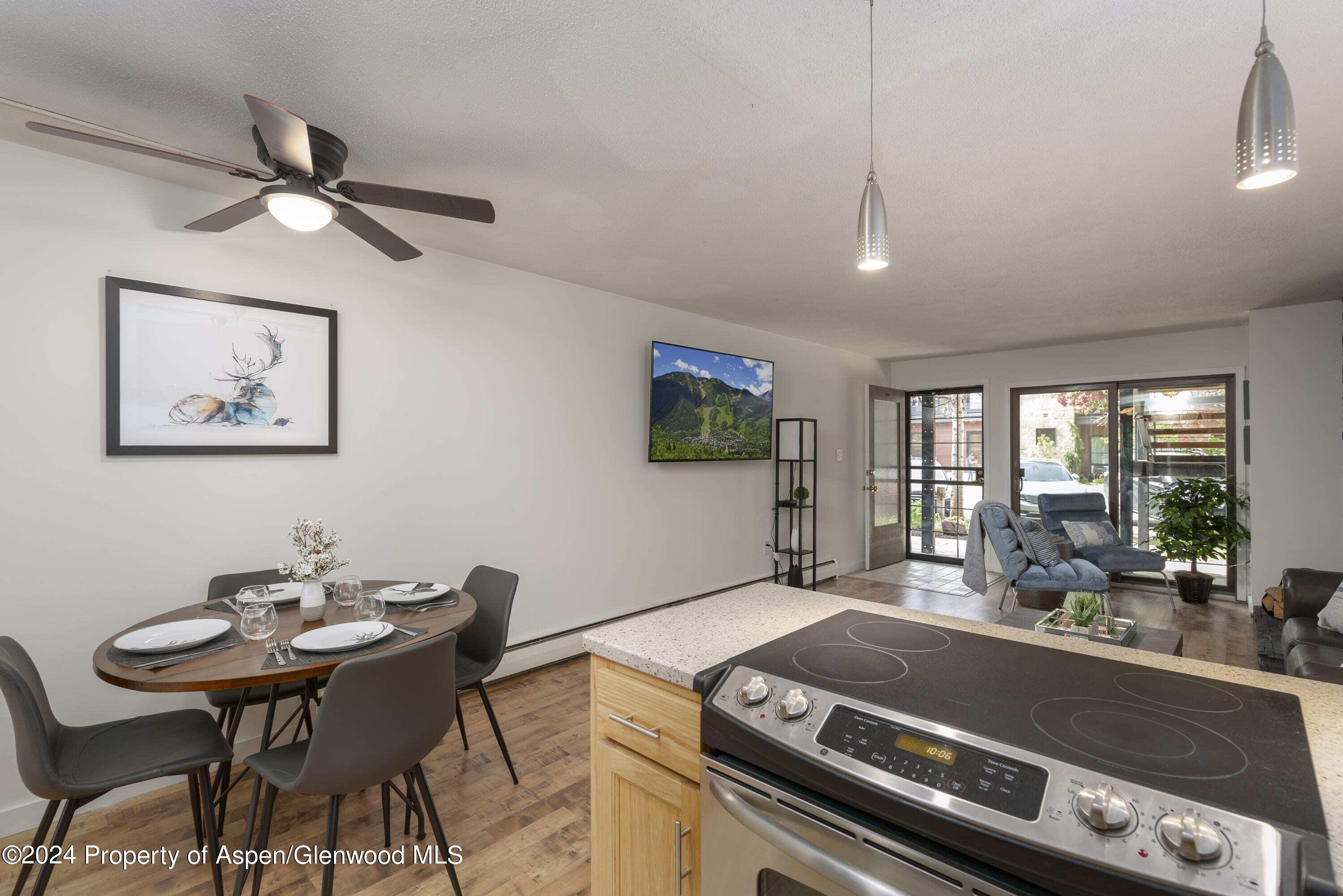 210 E Cooper Avenue, 1c Property Photo 6