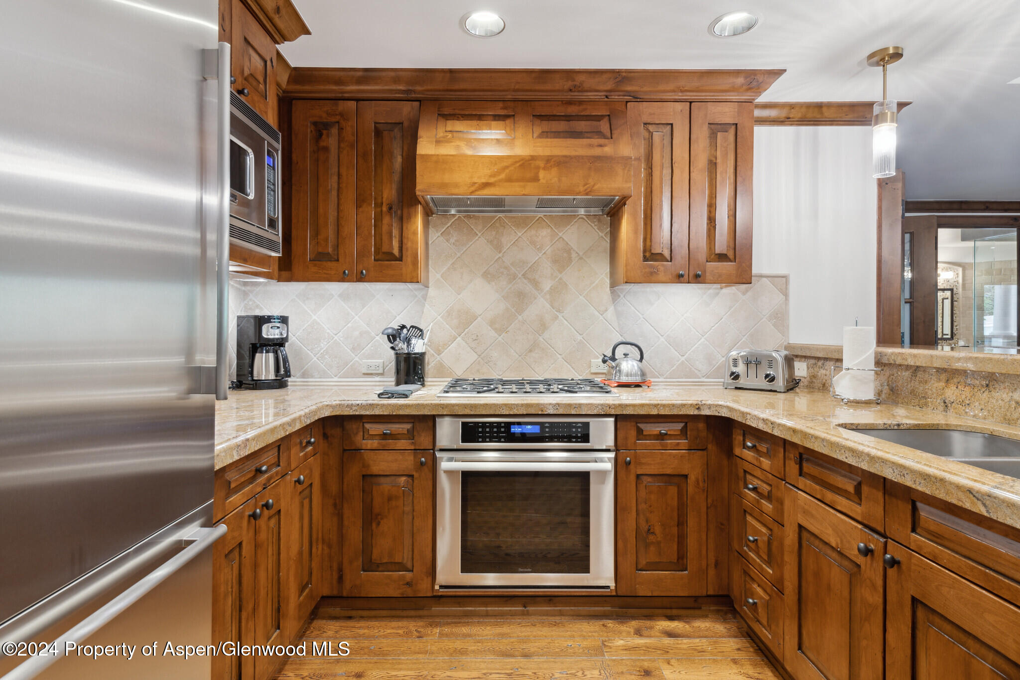415 E Dean St, Unit 11 Property Photo 8