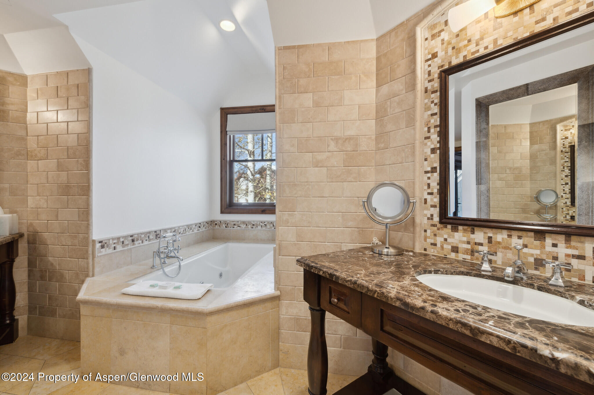 415 E Dean St, Unit 11 Property Photo 16