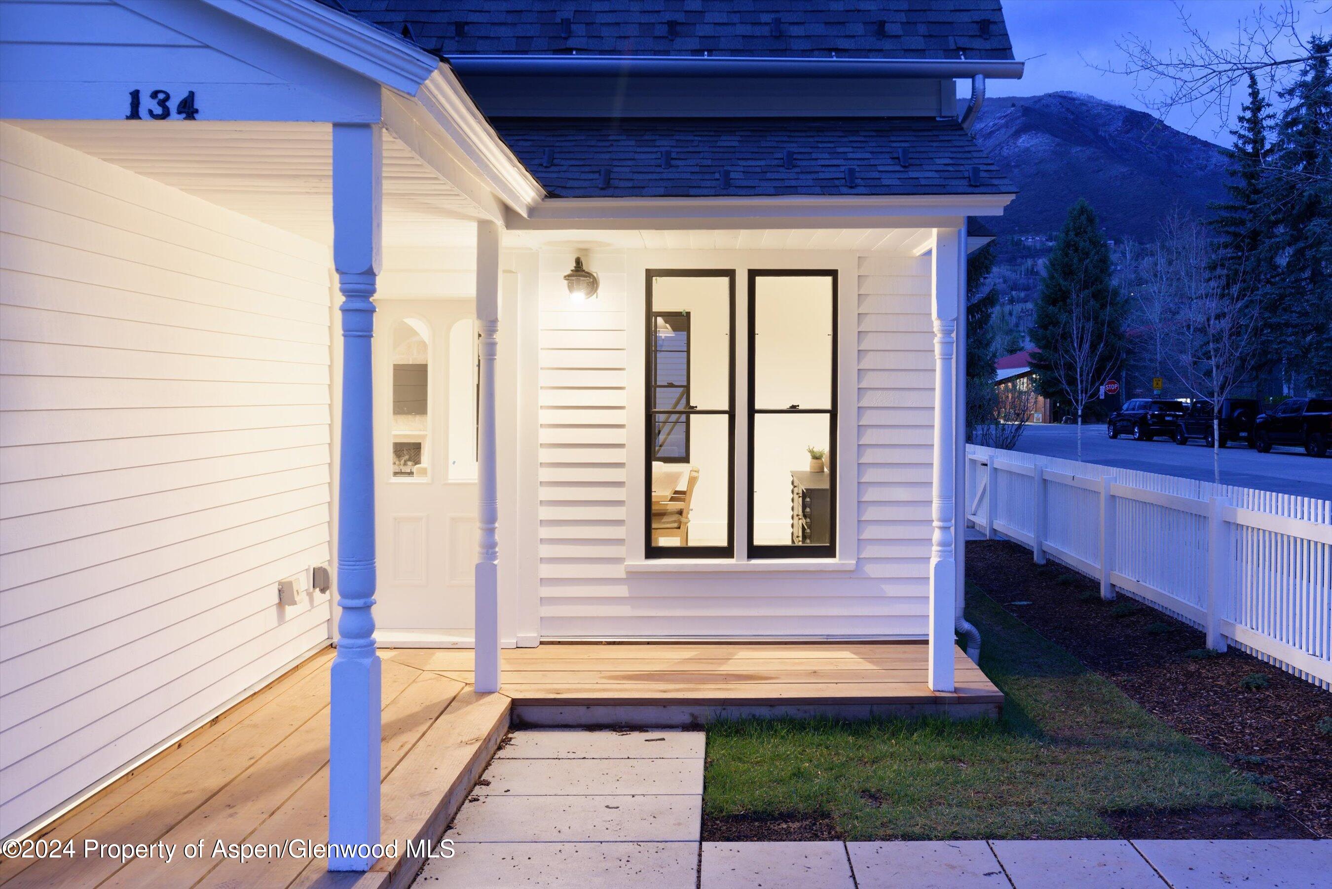 134 E Bleeker Street Property Photo 4