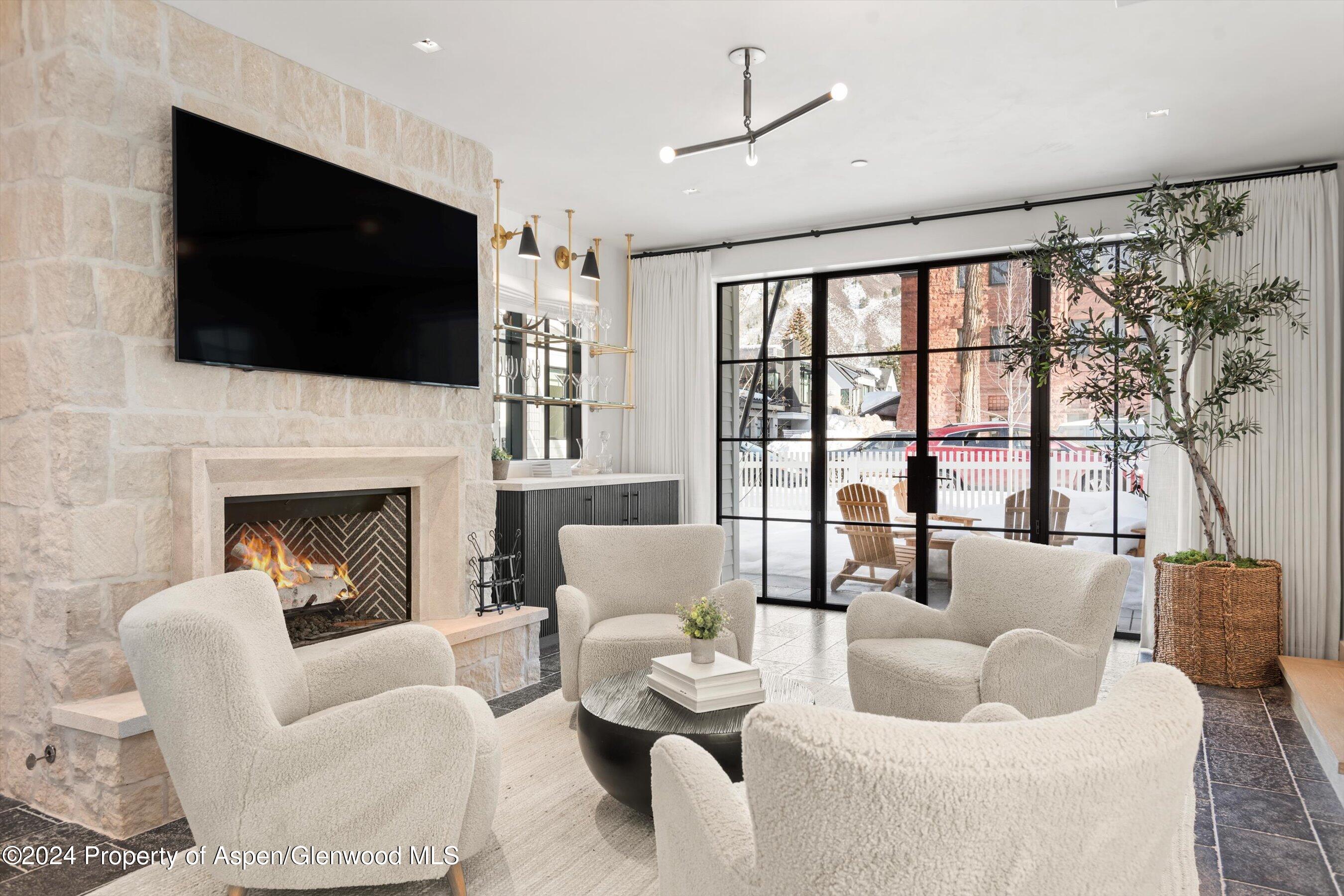 134 E Bleeker Street Property Photo 16