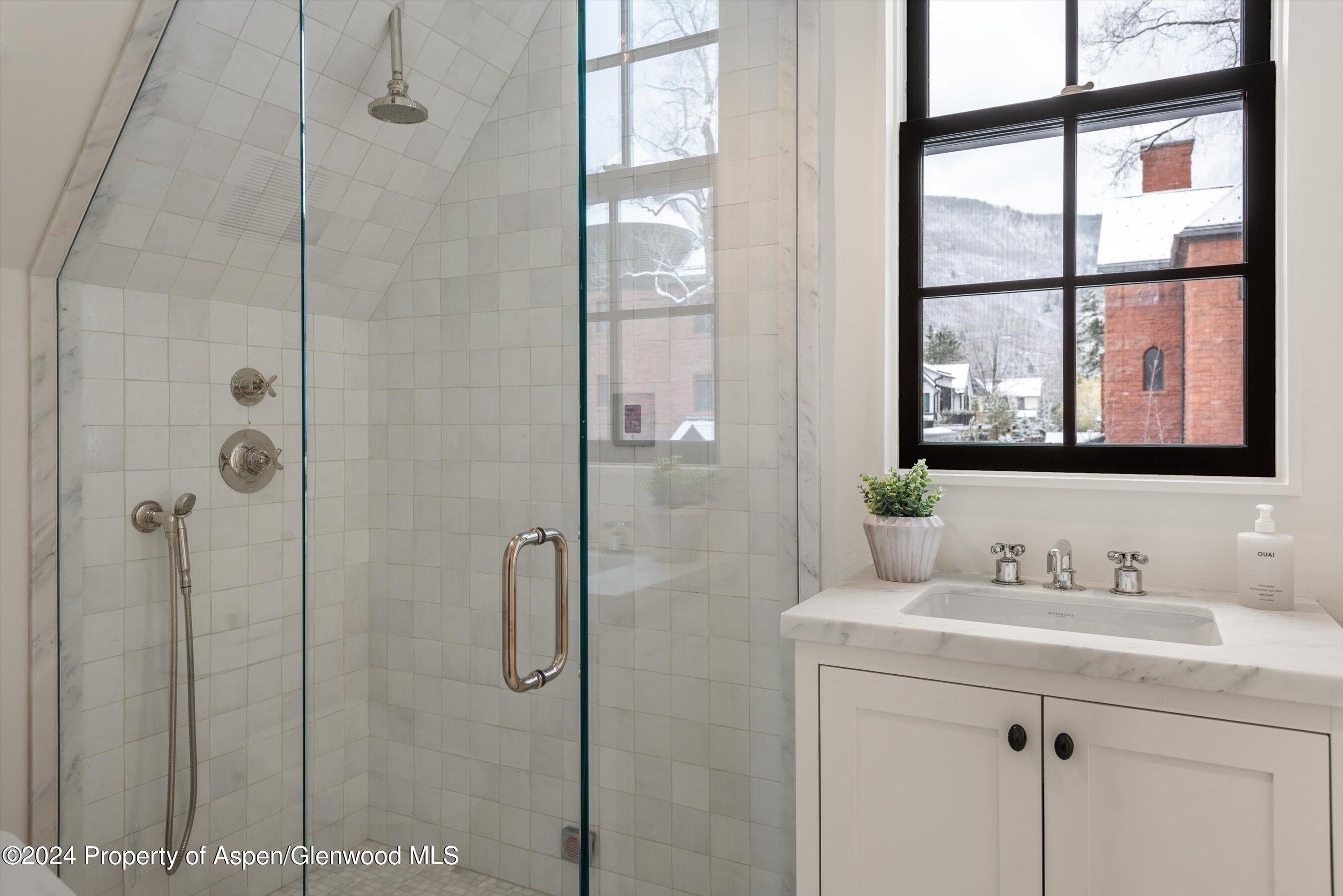 134 E Bleeker Street Property Photo 33