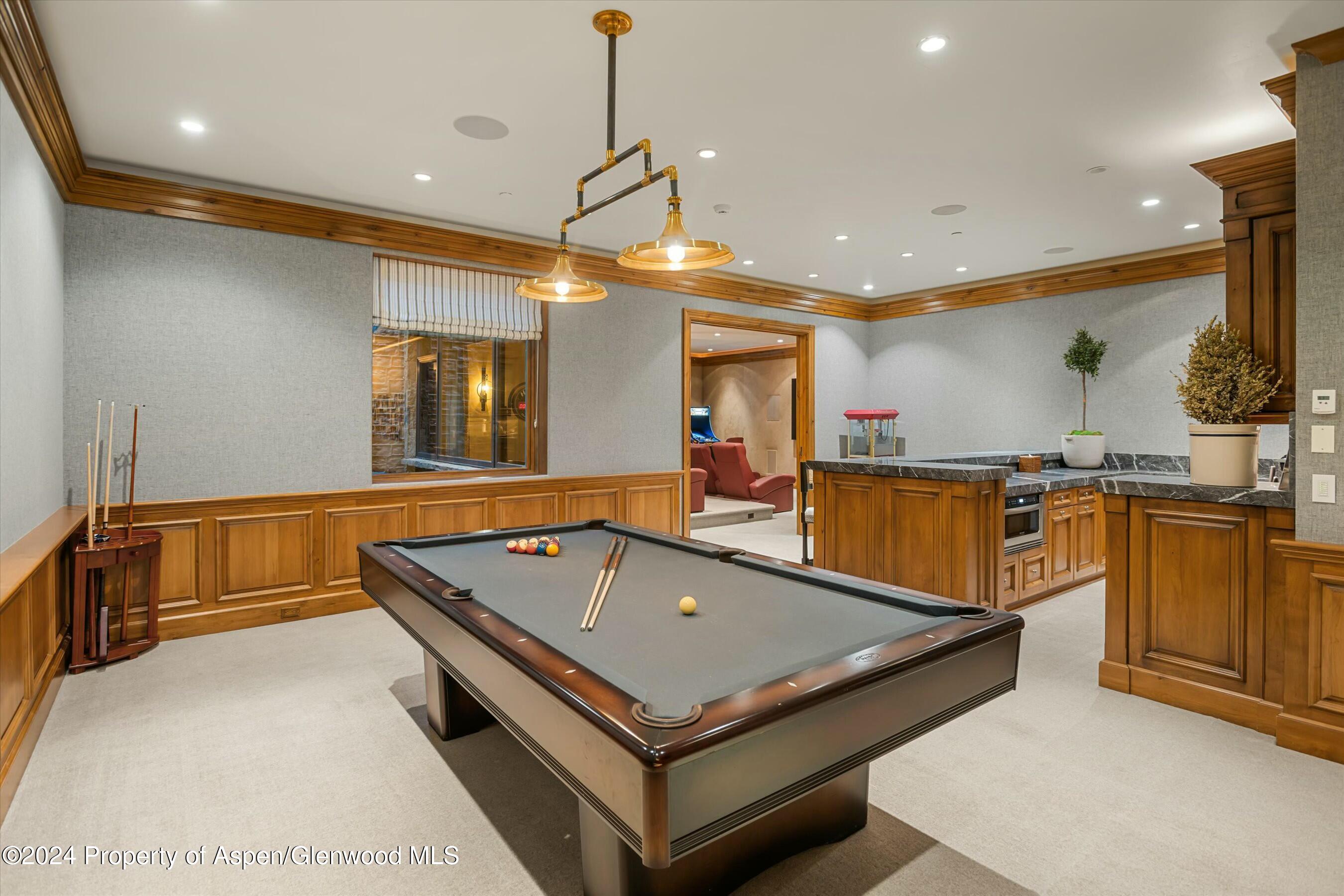 386 Pfister Drive Property Photo 16