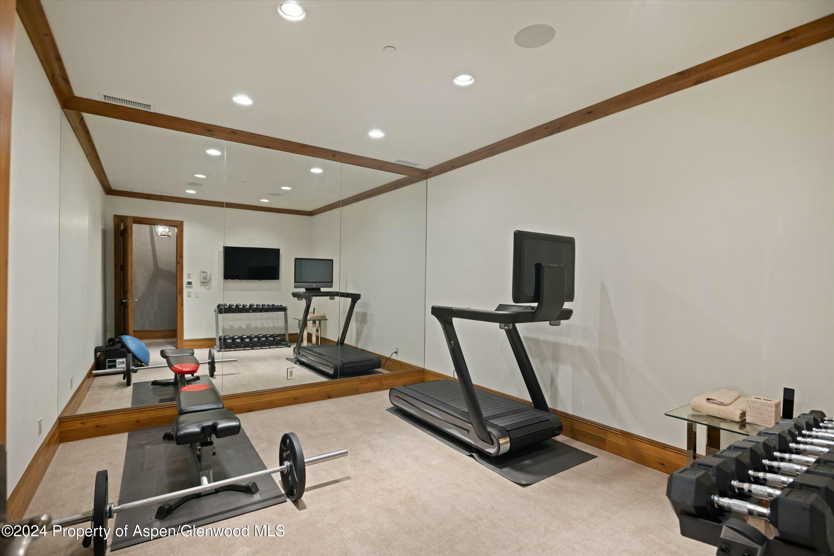 386 Pfister Drive Property Photo 28