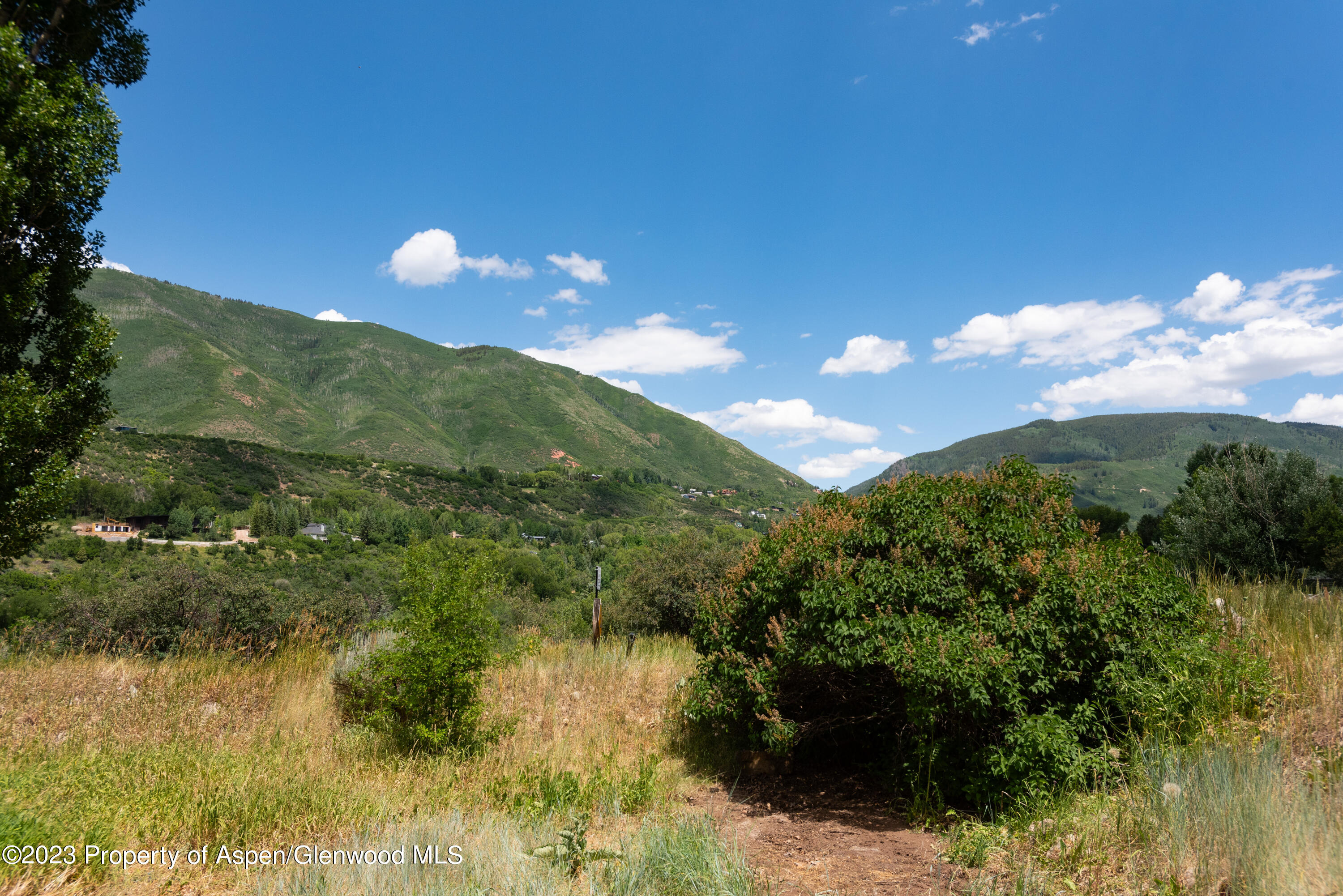1065 Cemetery Lane, Unit # A Property Photo 3