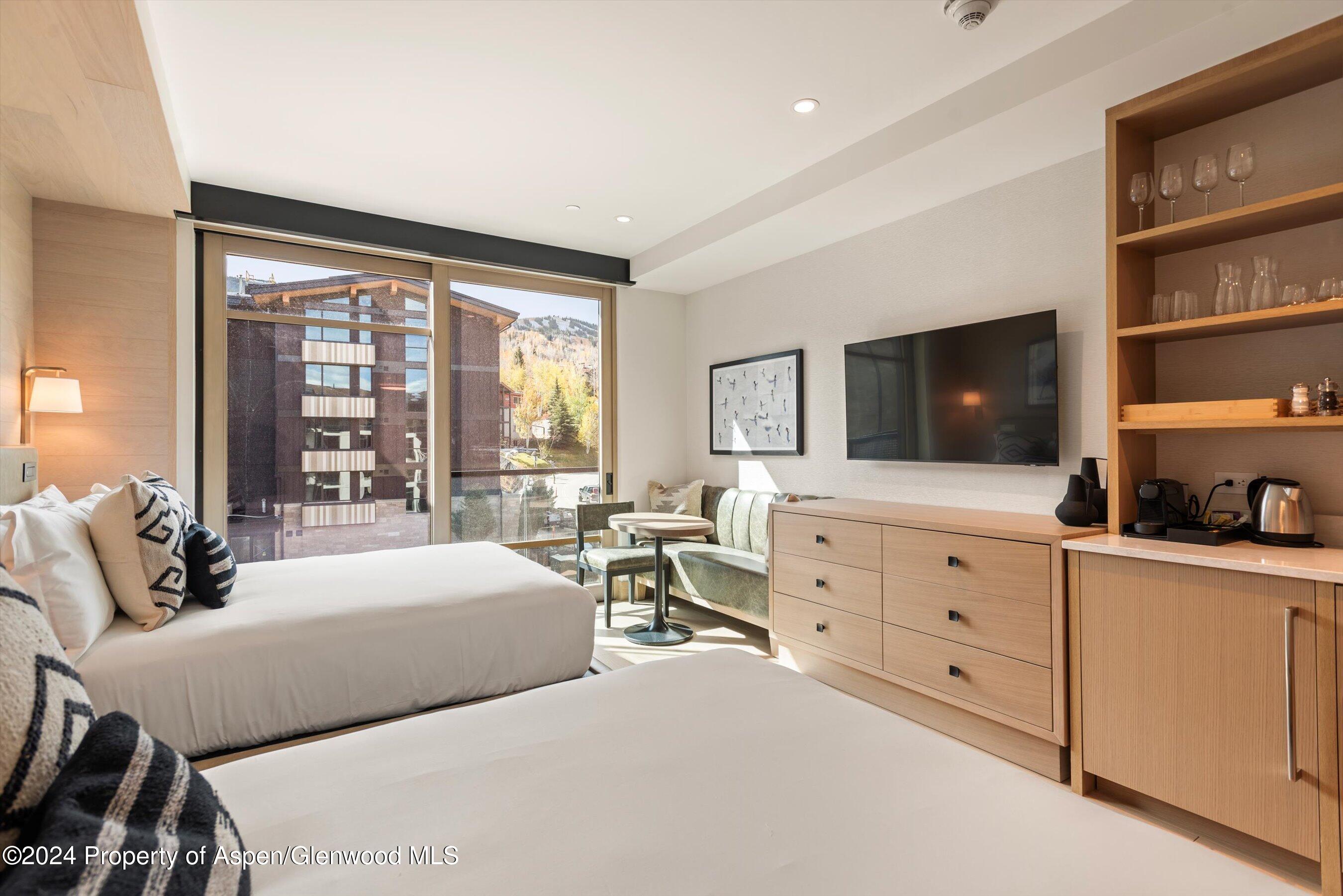 130 Wood Road, 561-563 Property Photo 26