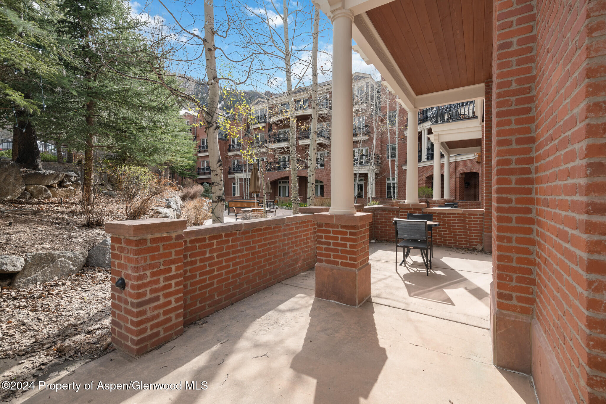 415 E Dean St, Unit 3 Property Photo 11