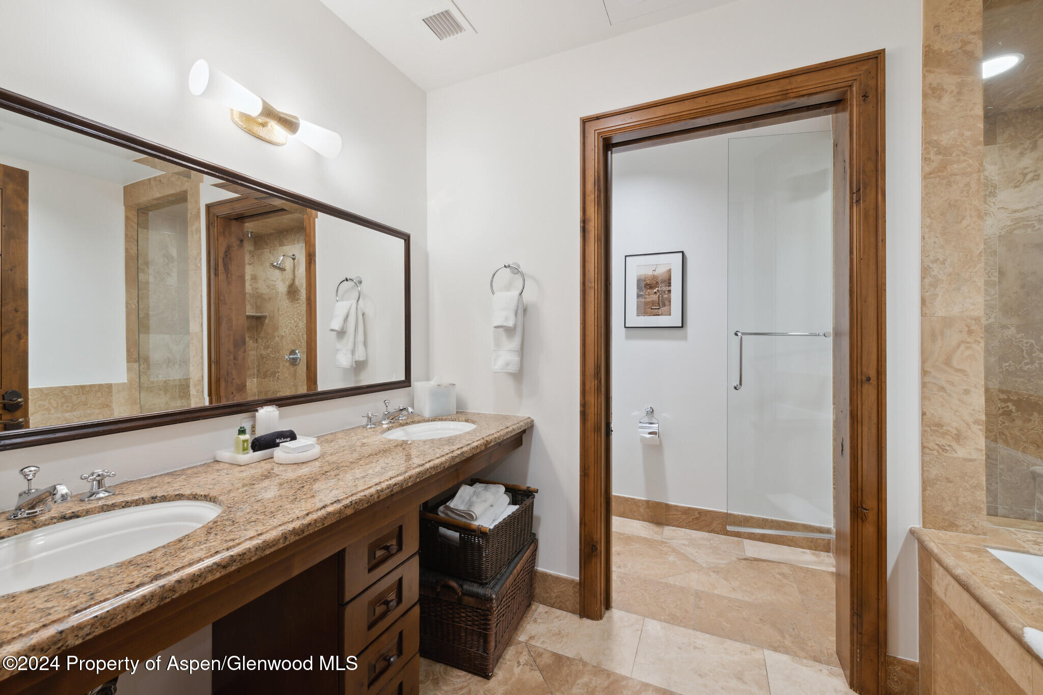 415 E Dean St, Unit 3 Property Photo 24