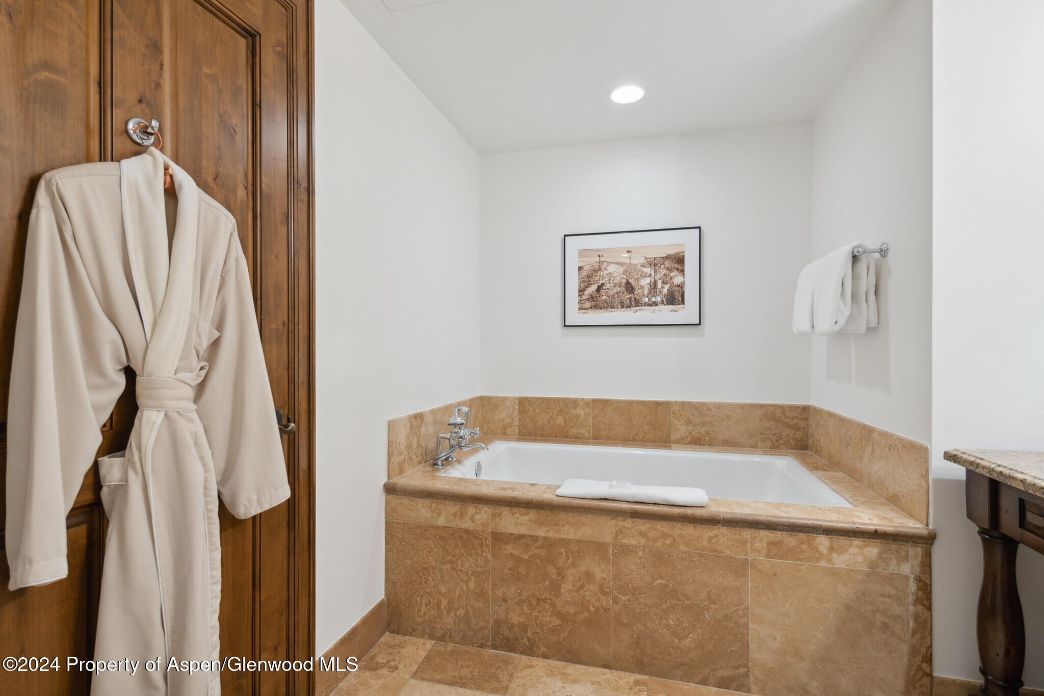 415 E Dean St, Unit 10 Week 26 Property Photo 16