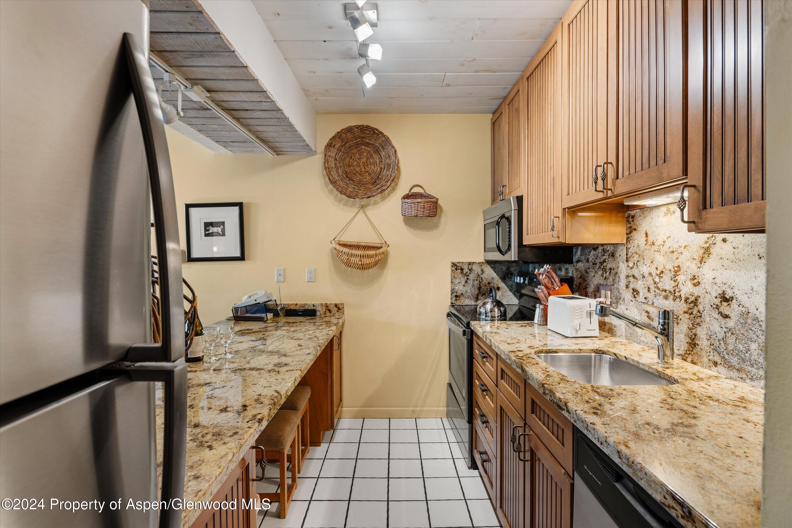 131 E Durant Avenue, 202 Property Photo 6