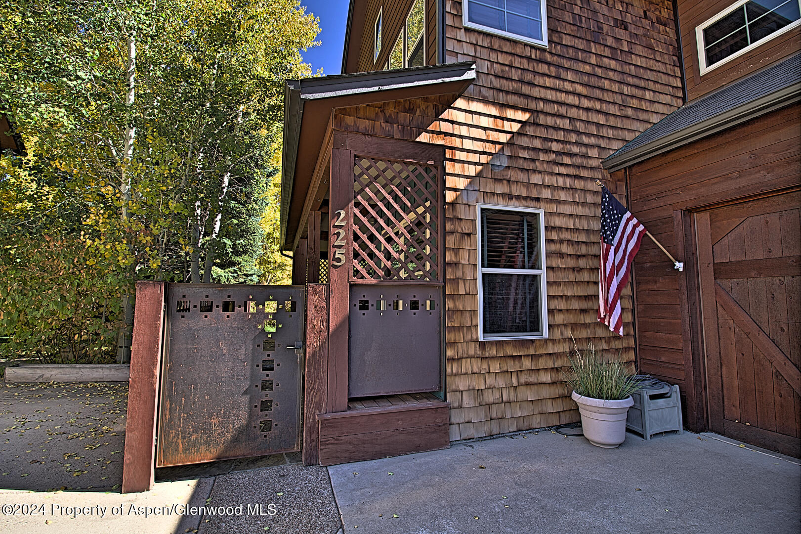 225 Juniper Court Property Photo