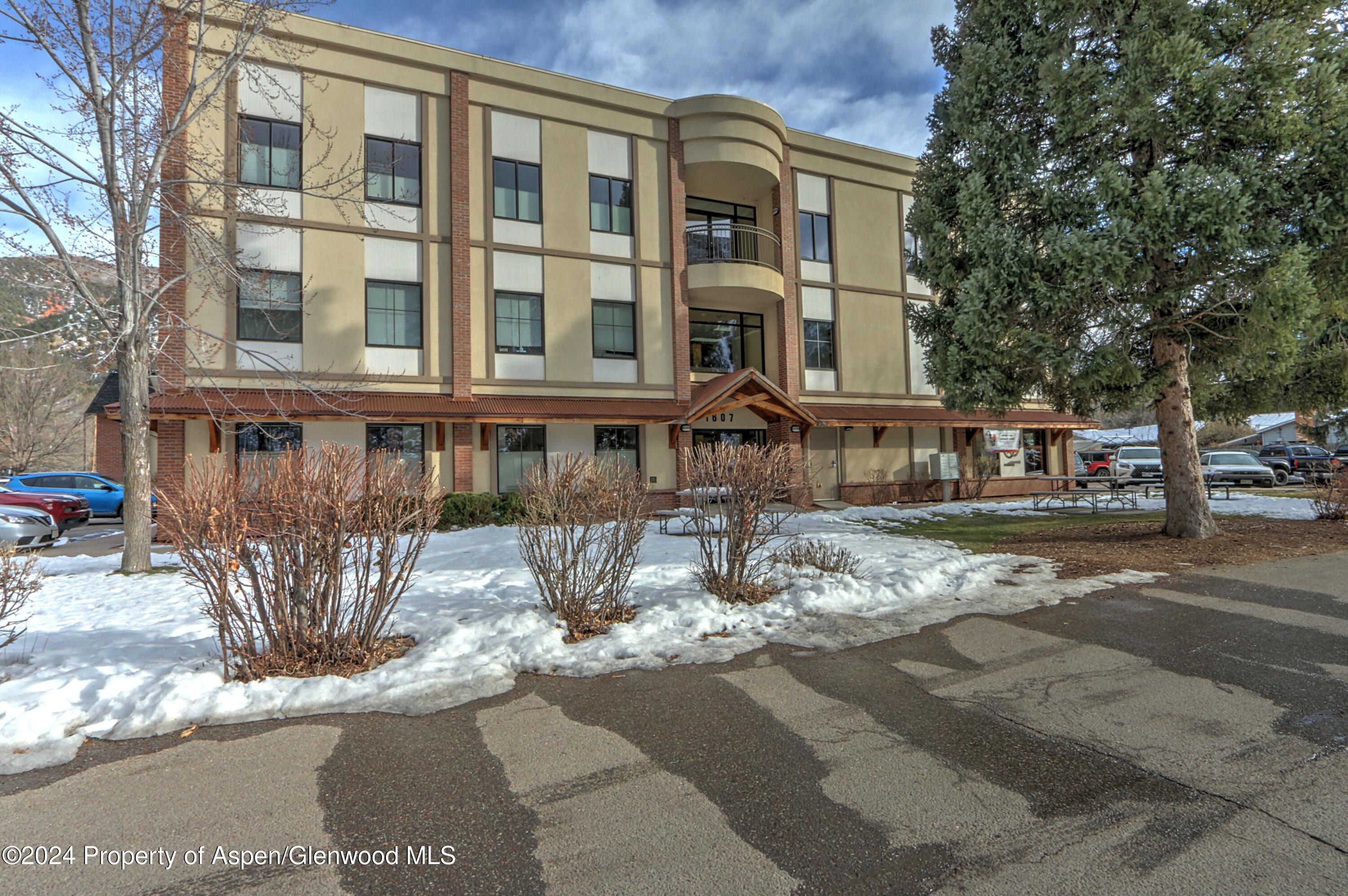 1607 Grand Avenue, 31 Property Photo