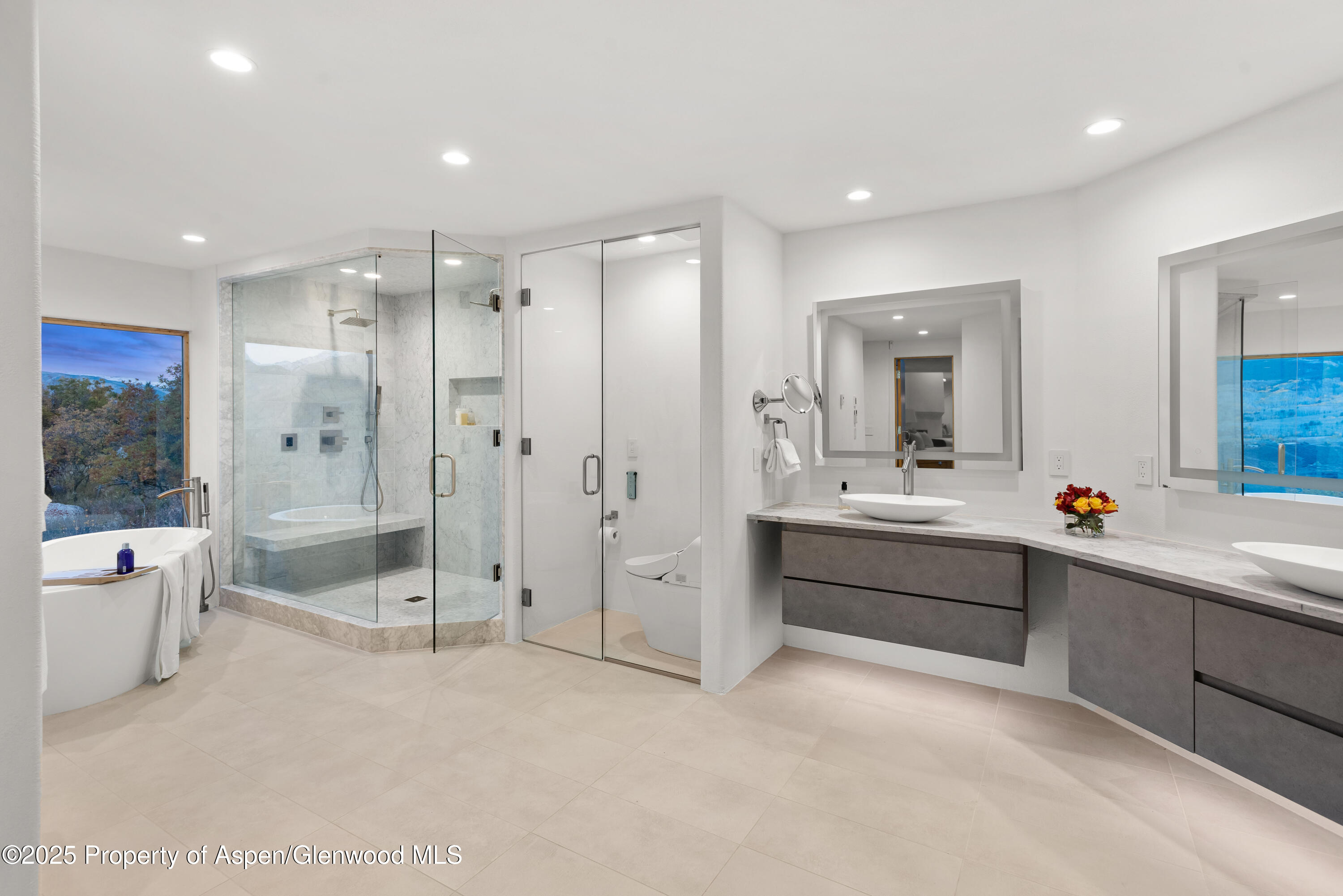 699 Eppley Drive Property Photo 18