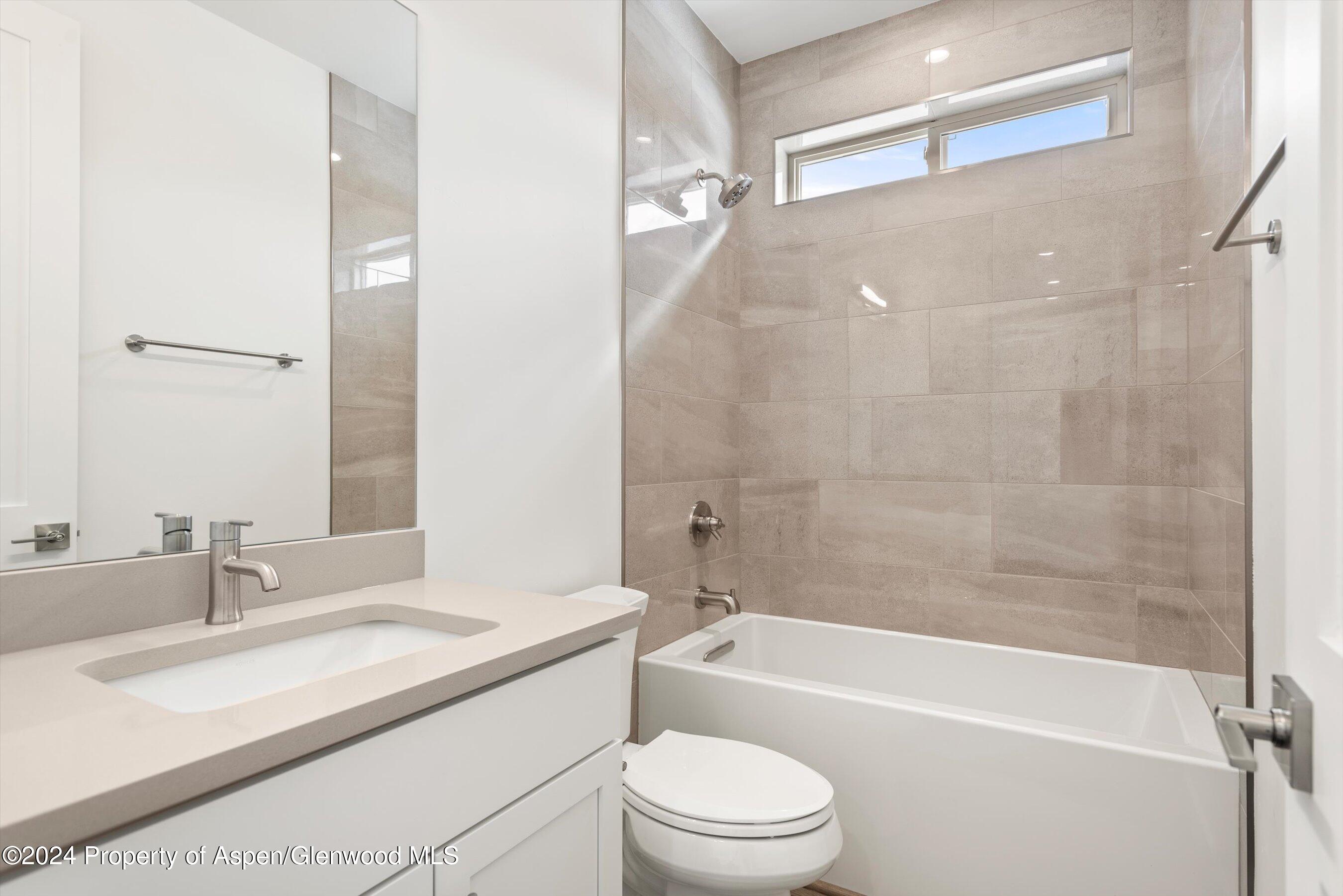 354 Blue Heron Drive Property Photo 18