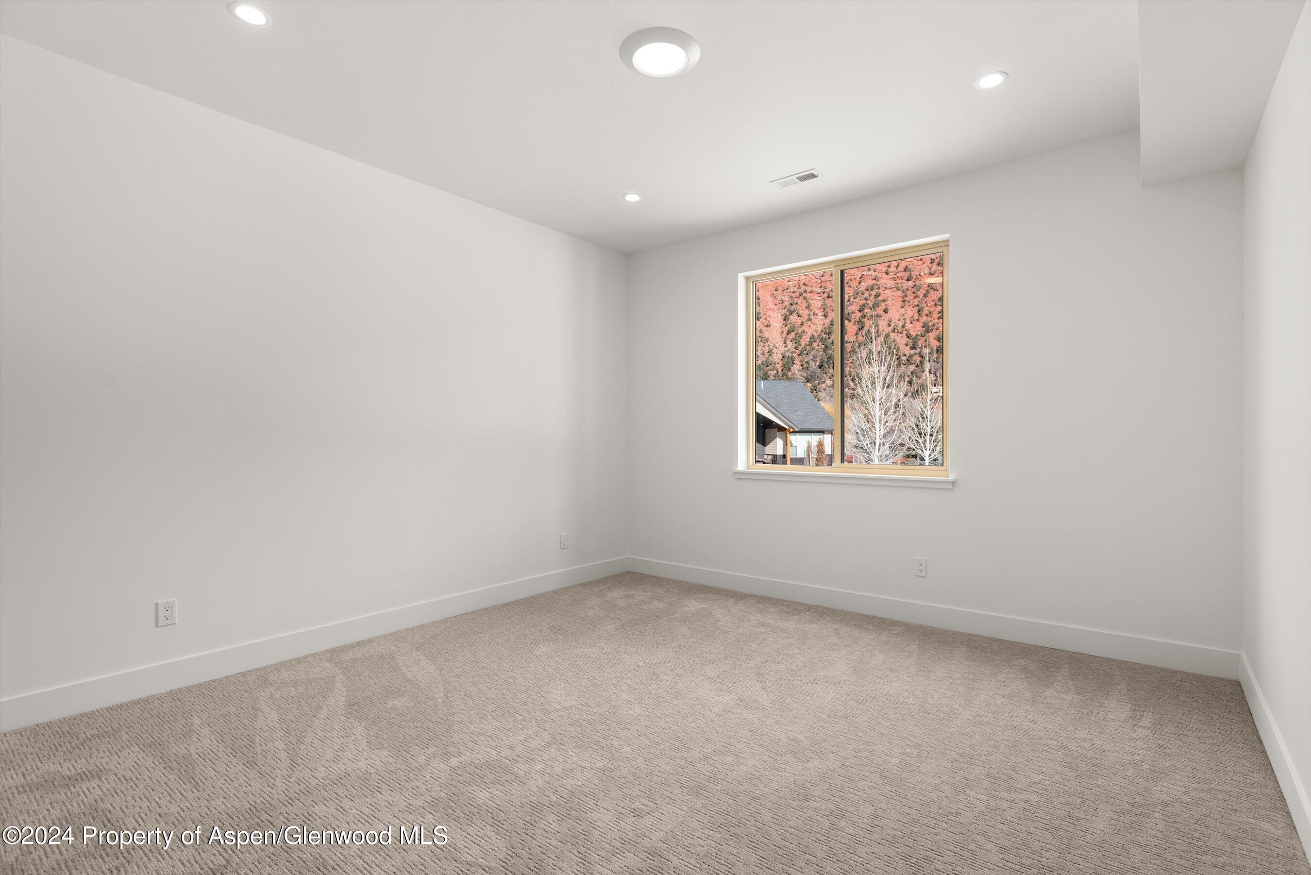 354 Blue Heron Drive Property Photo 28