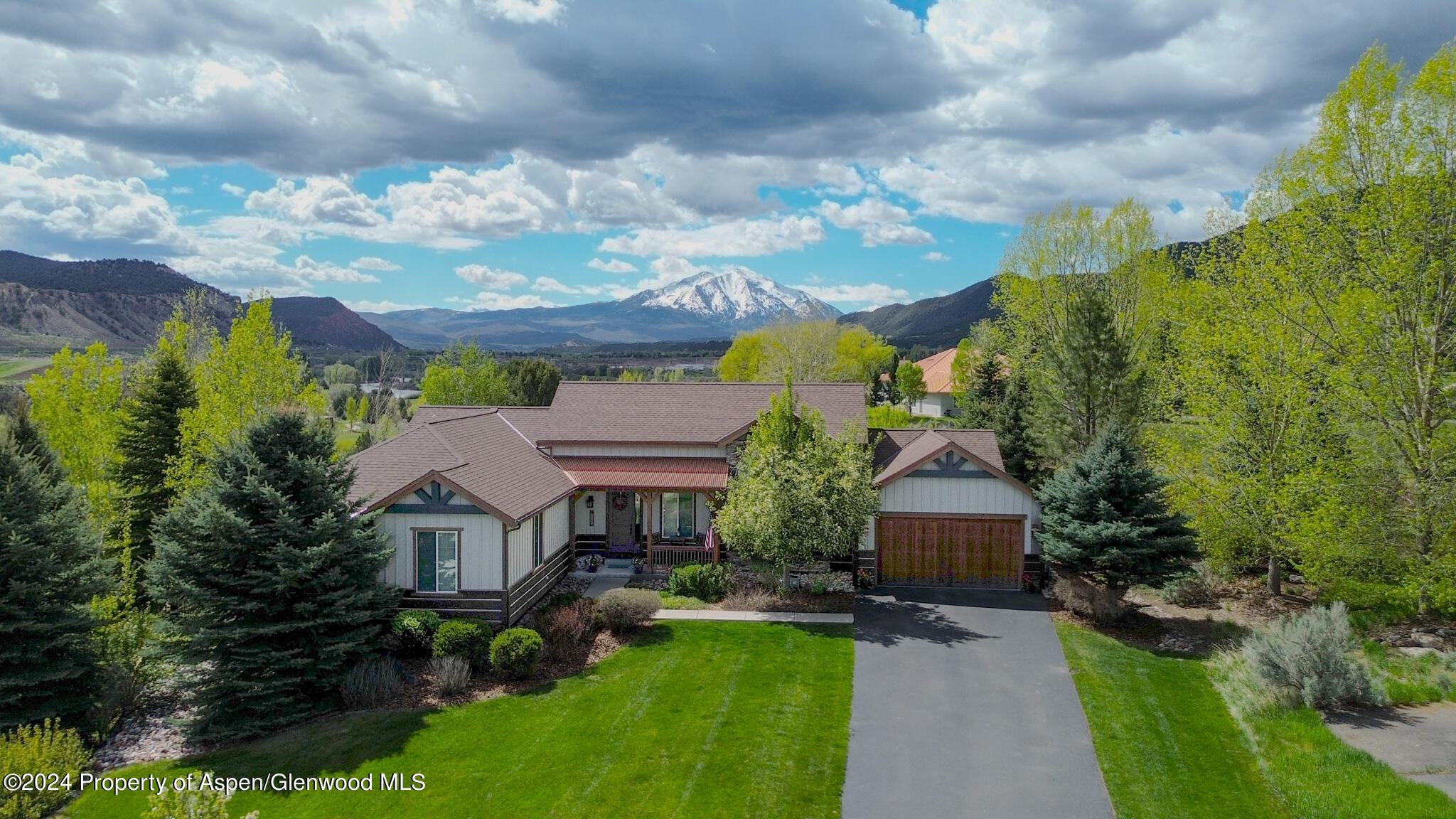 191 Silver Mountain Drive Property Photo 2