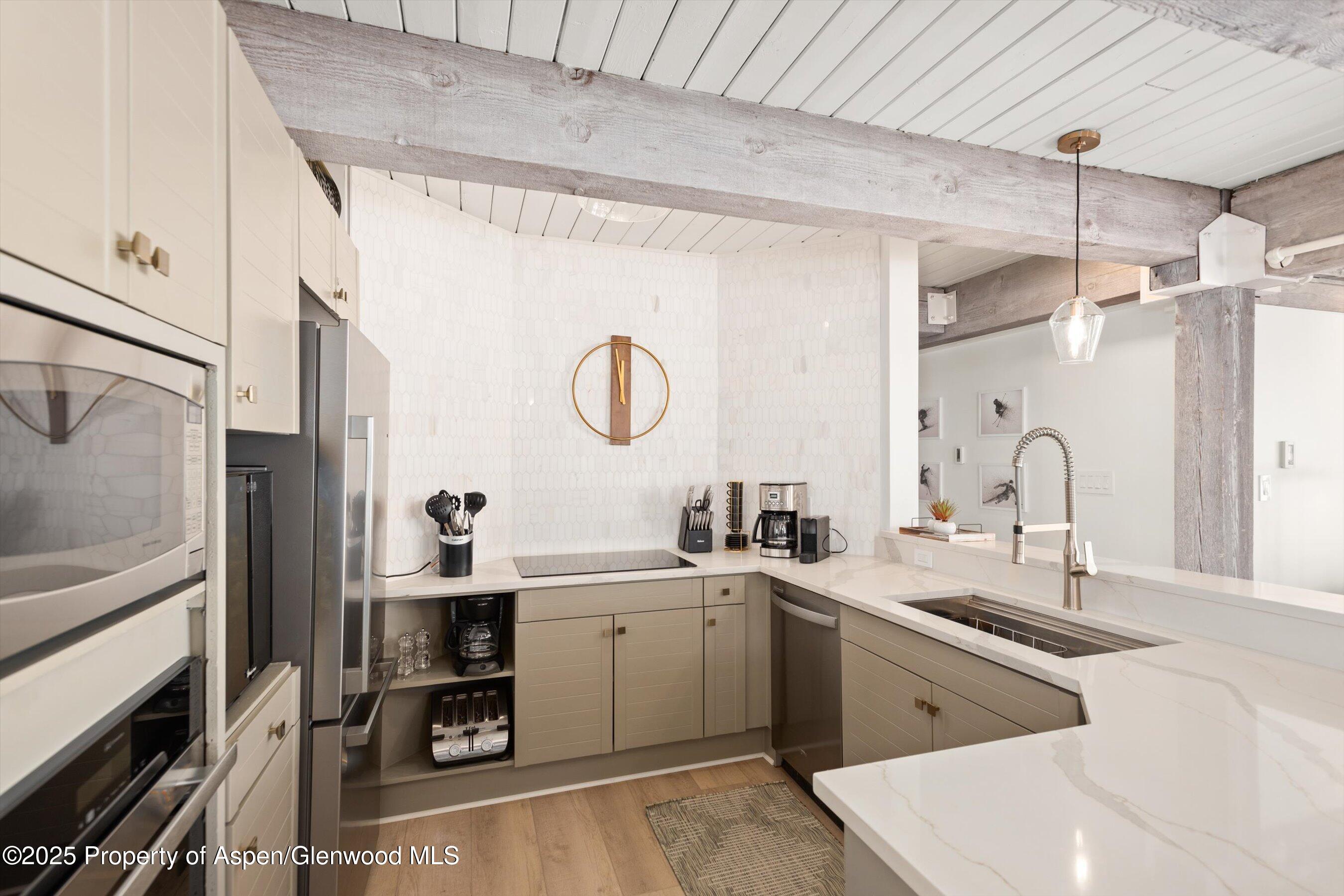 360 Wood Road, 113 Property Photo 13