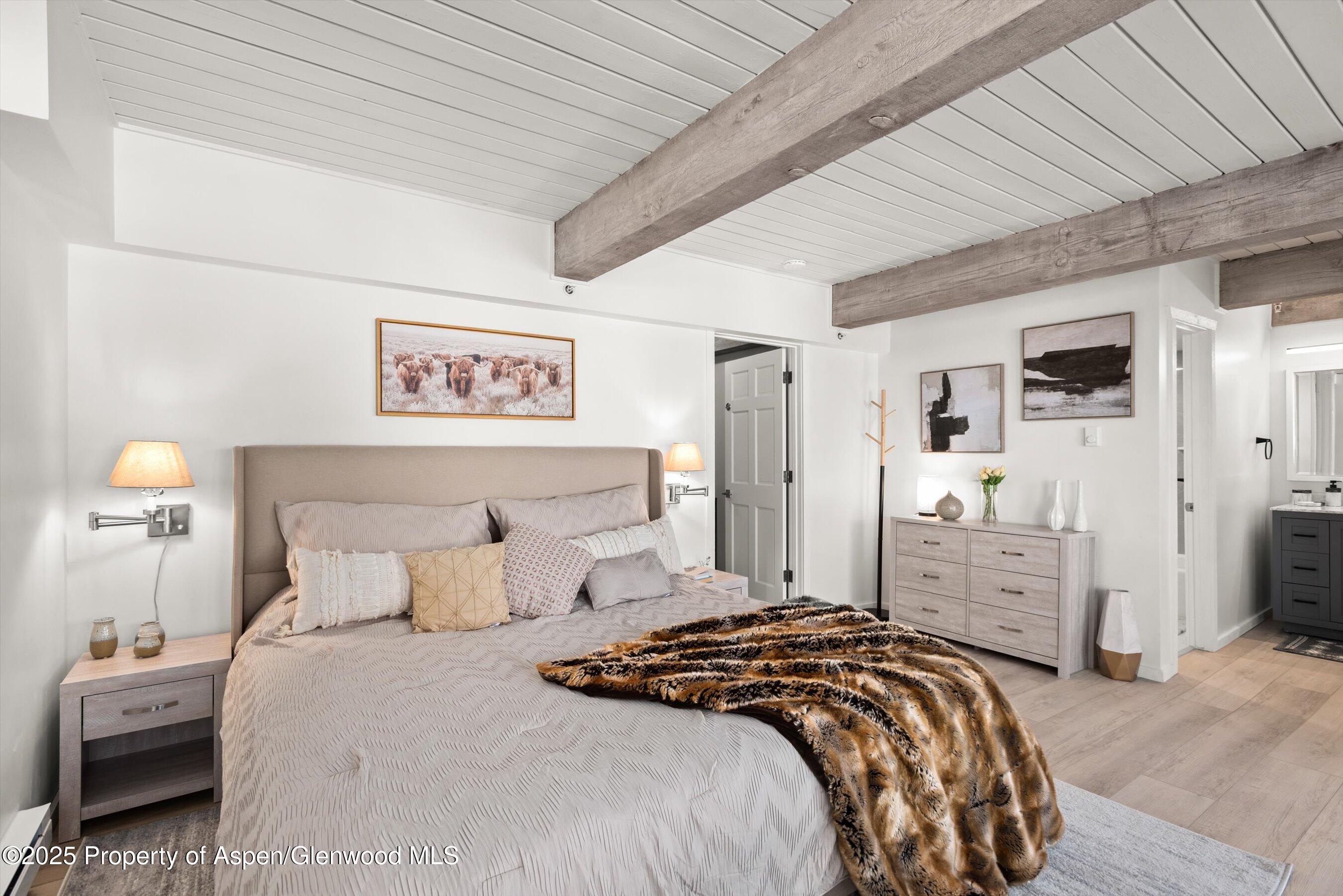 360 Wood Road, 113 Property Photo 15