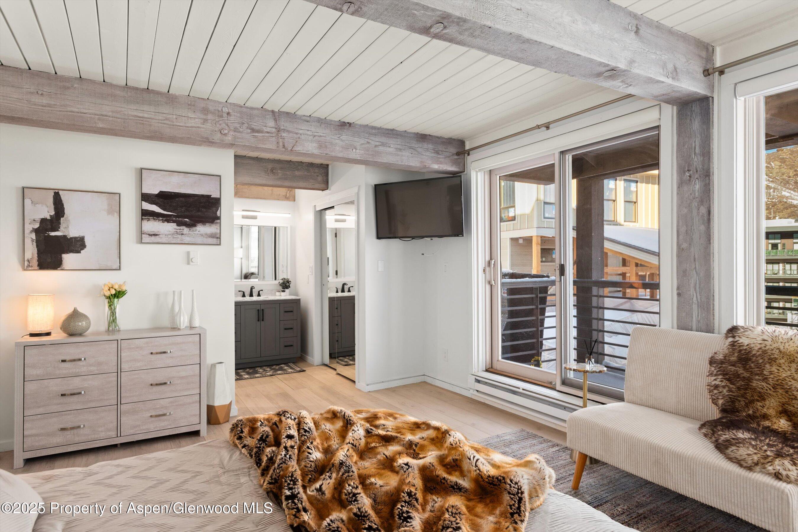 360 Wood Road, 113 Property Photo 17