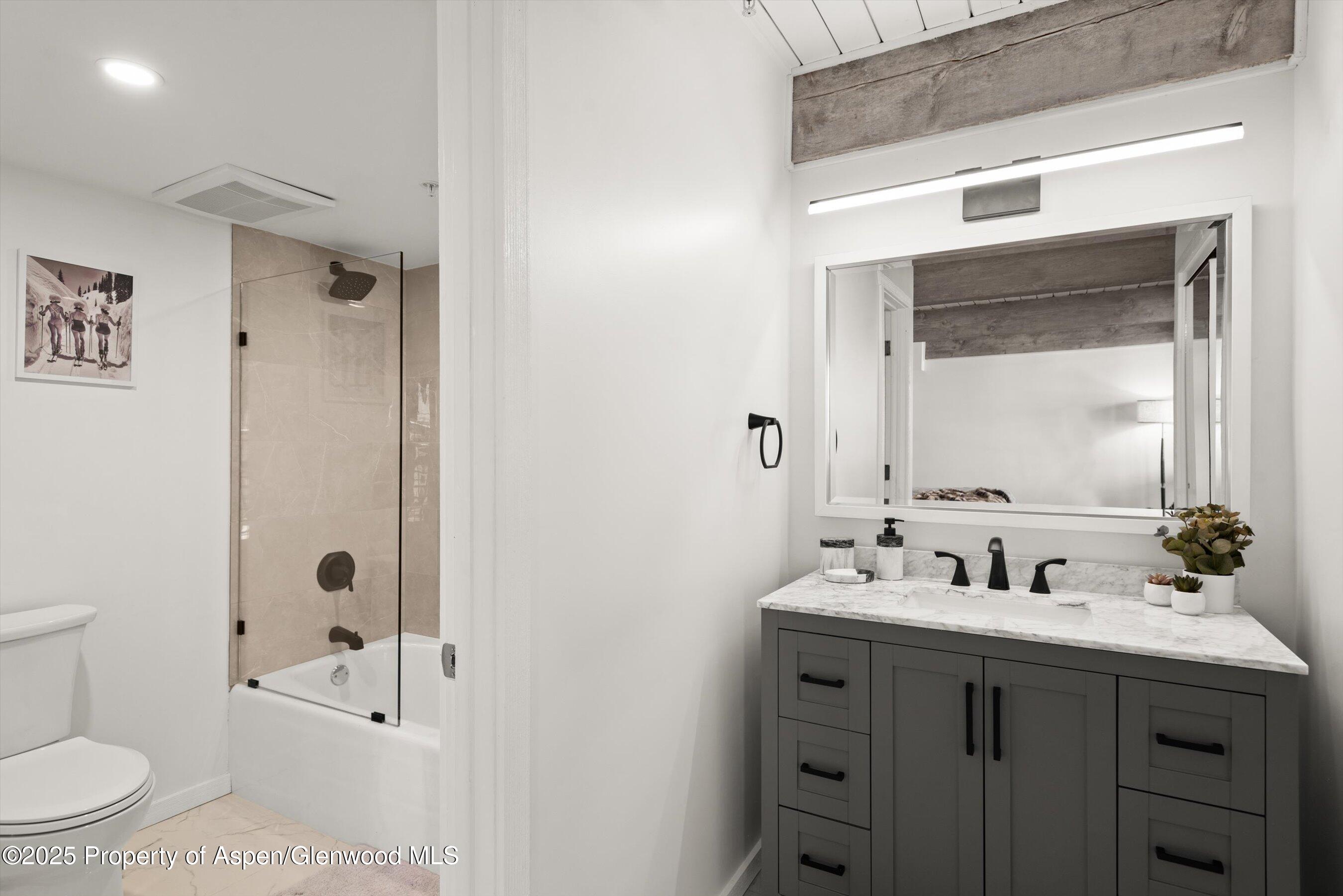 360 Wood Road, 113 Property Photo 18