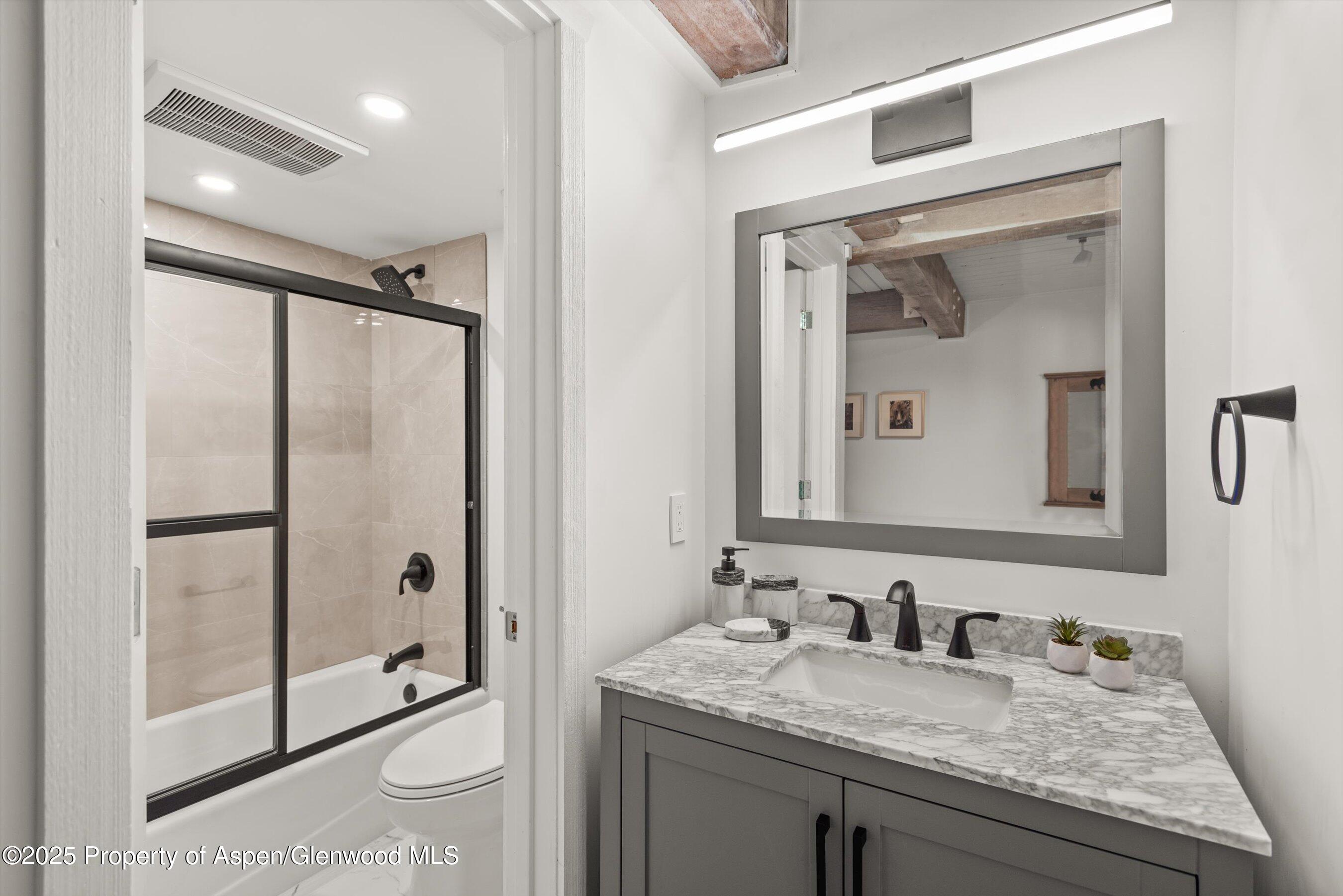 360 Wood Road, 113 Property Photo 24