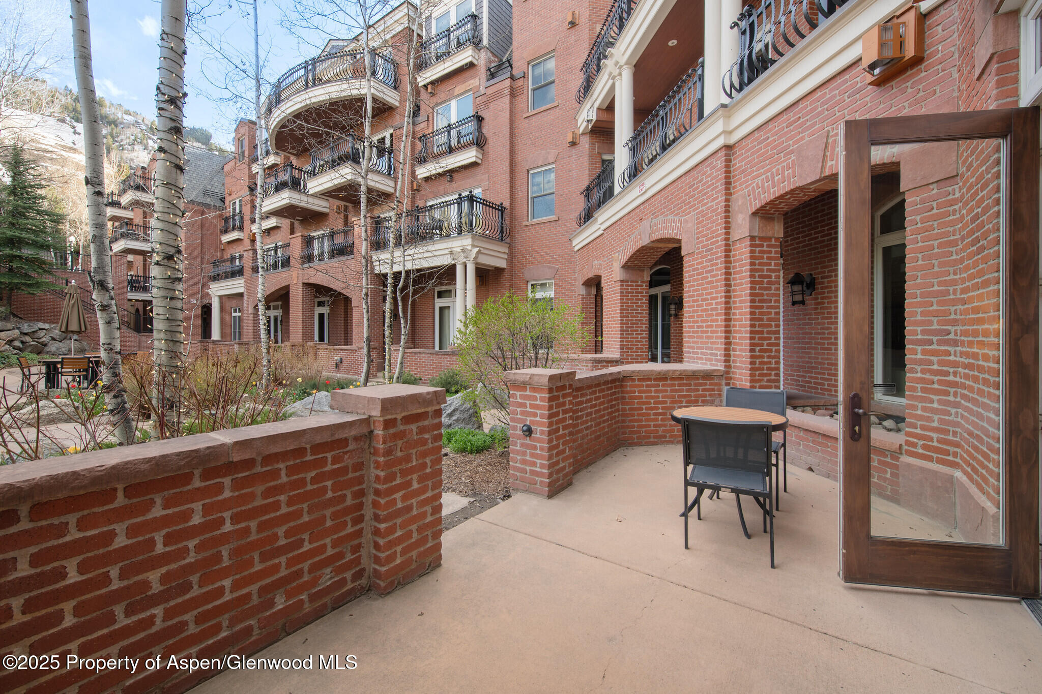 415 E Dean St, Unit 4 Property Photo 21