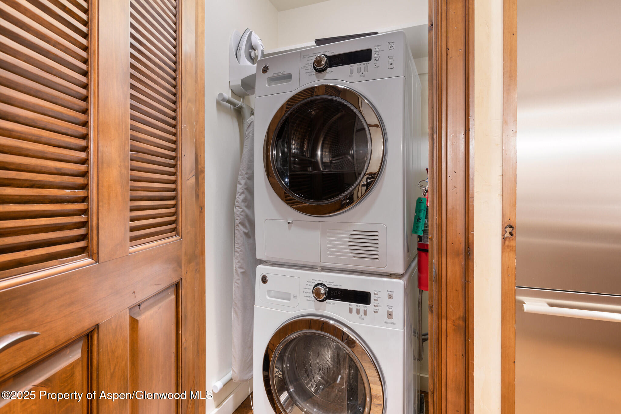 415 E Dean St, Unit 4 Property Photo 23