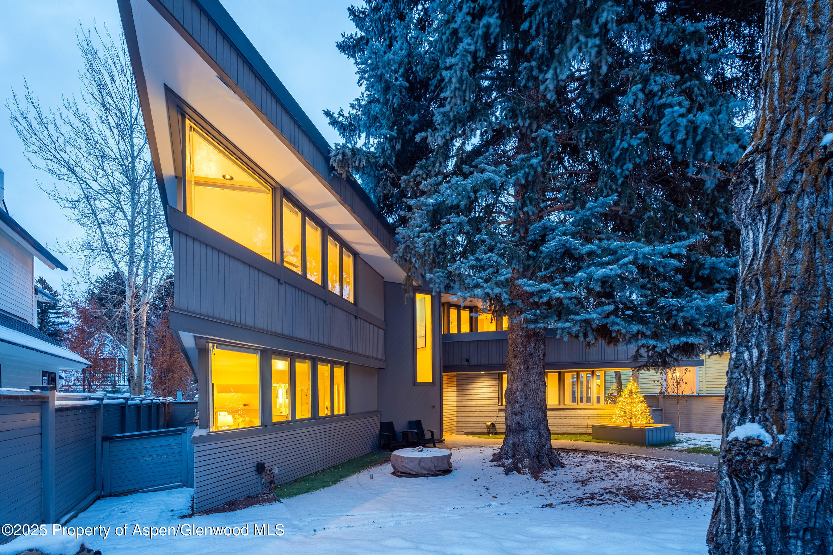 506 W Hallam Street Property Photo 4