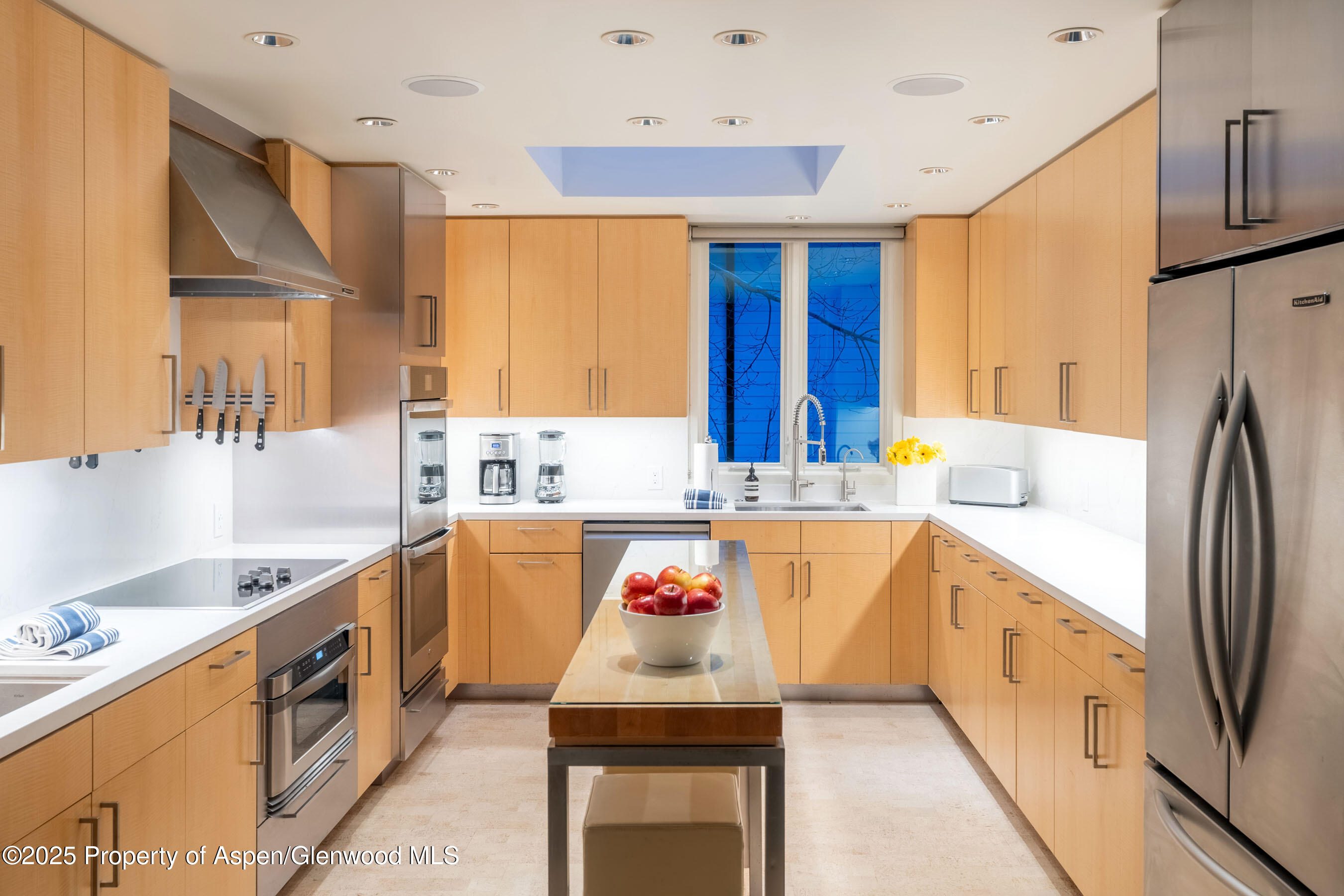 506 W Hallam Street Property Photo 15