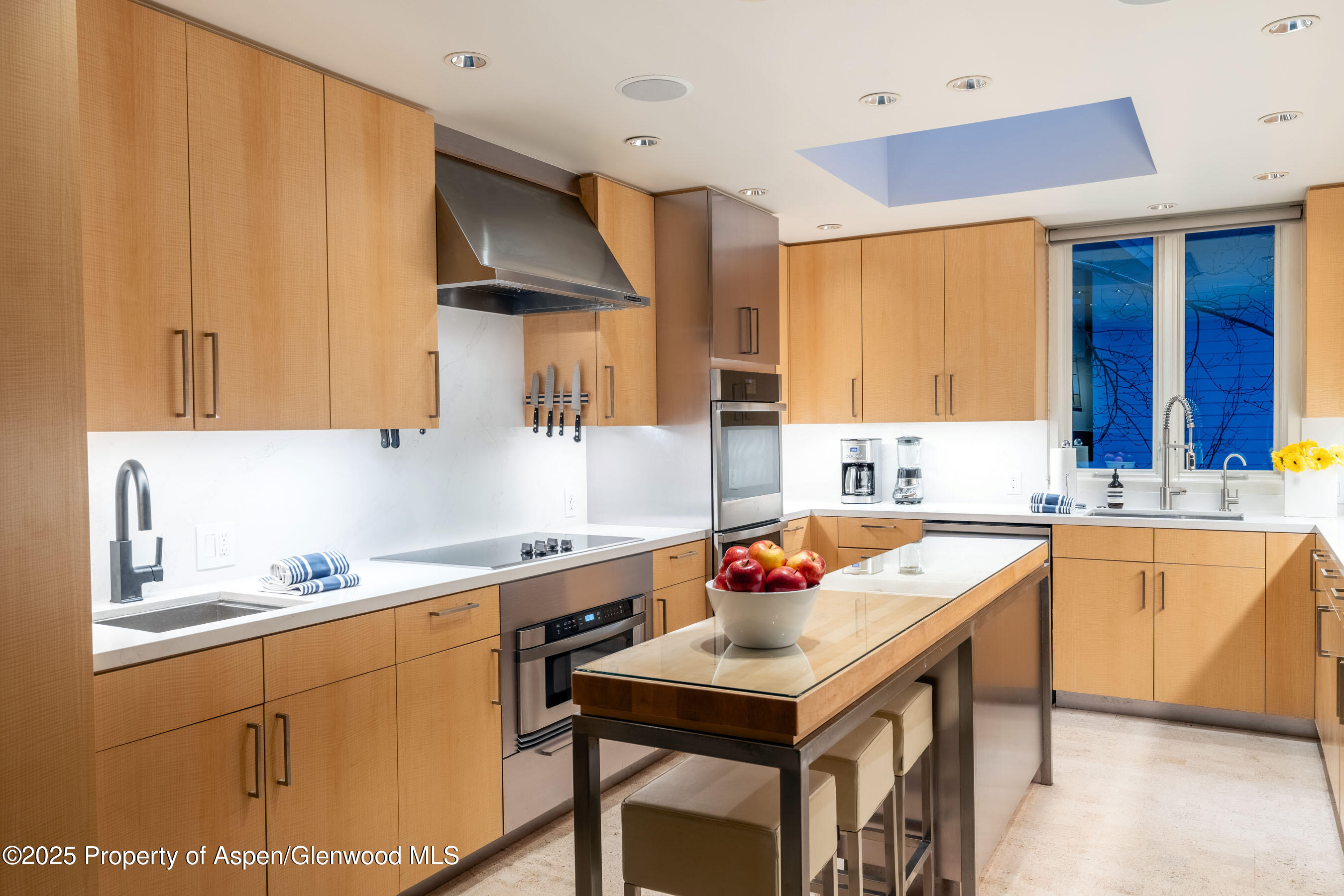 506 W Hallam Street Property Photo 16