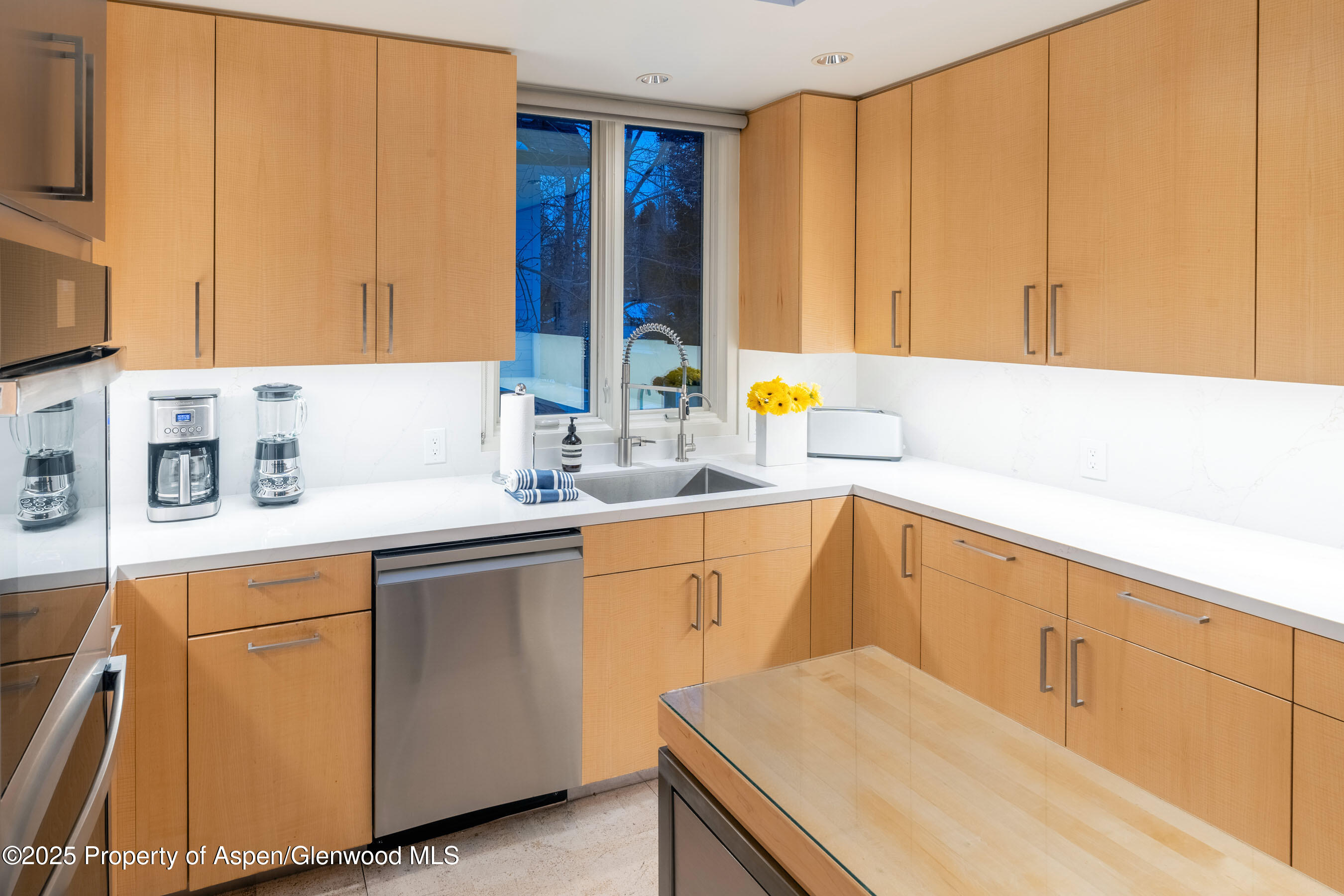 506 W Hallam Street Property Photo 18