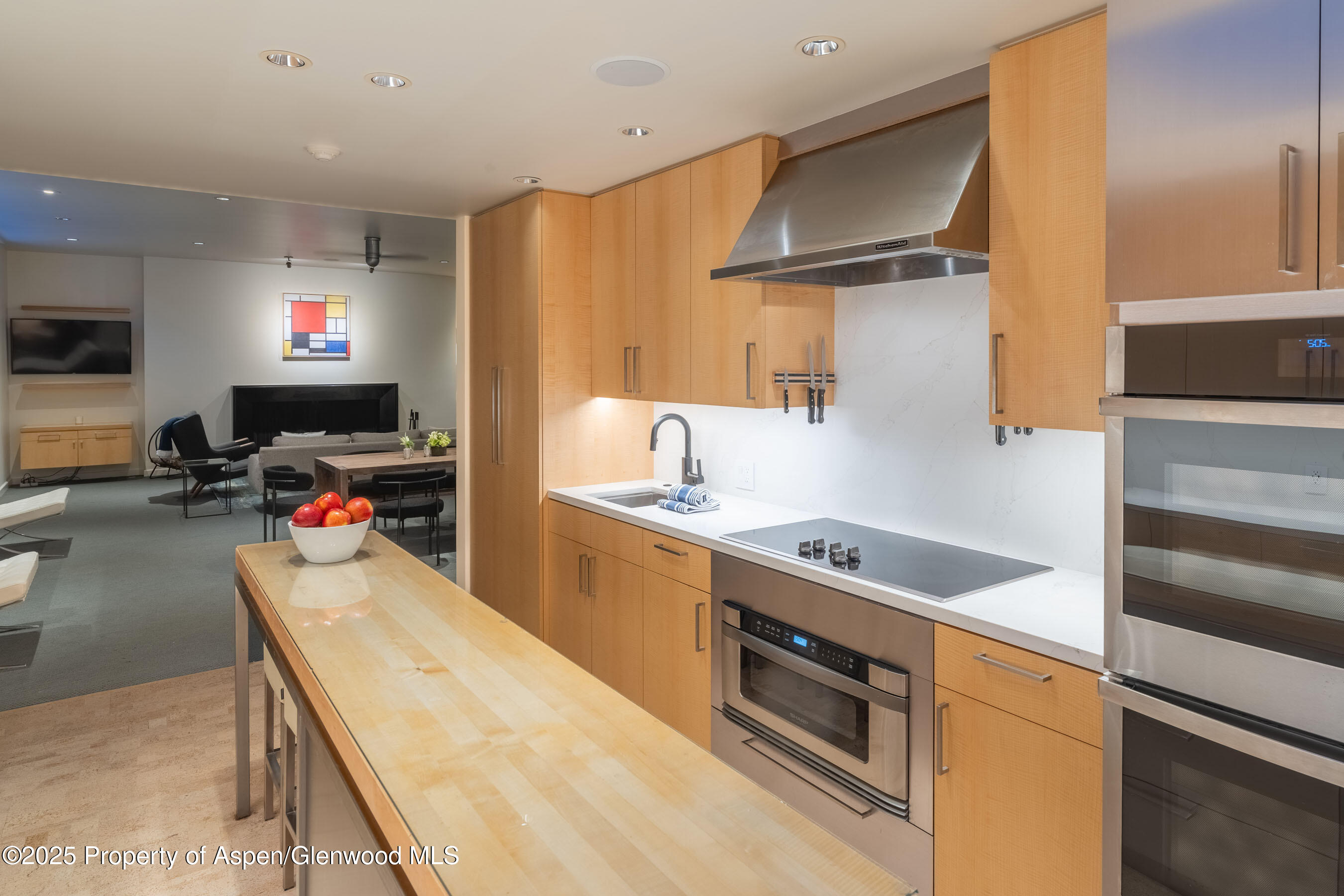 506 W Hallam Street Property Photo 19