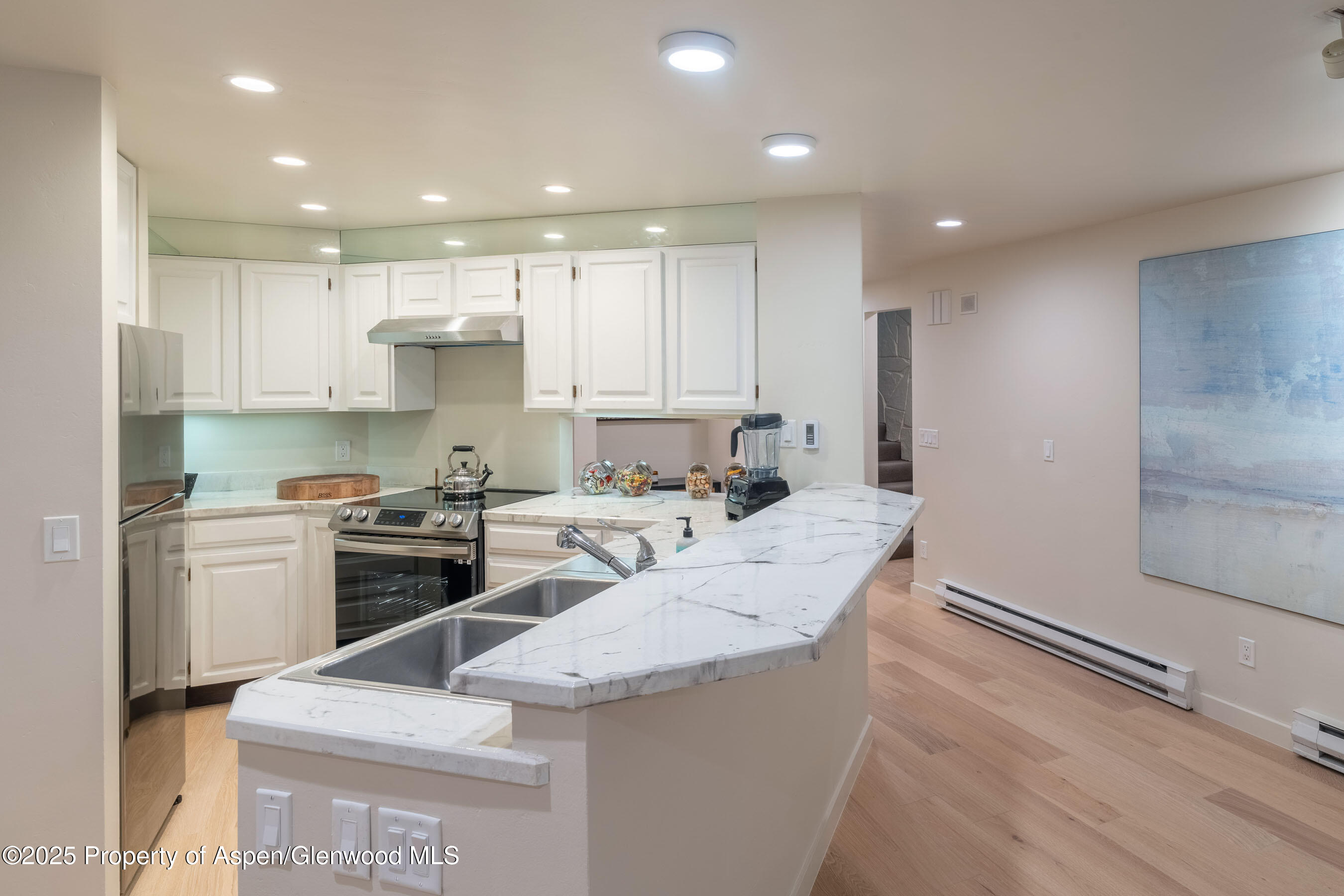 506 W Hallam Street Property Photo 53