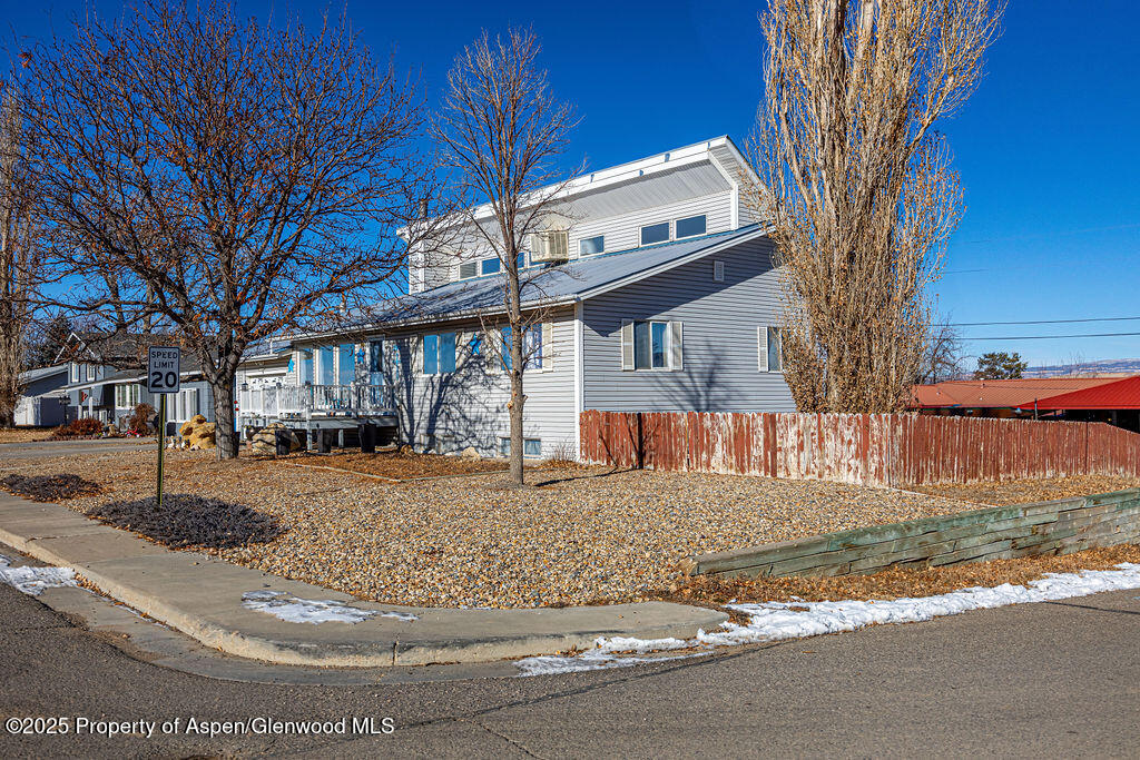 298 Middle Street Property Photo 4