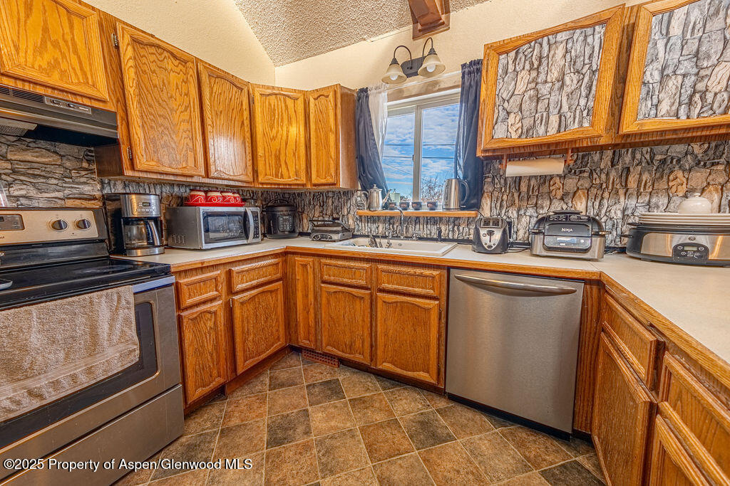 298 Middle Street Property Photo 6